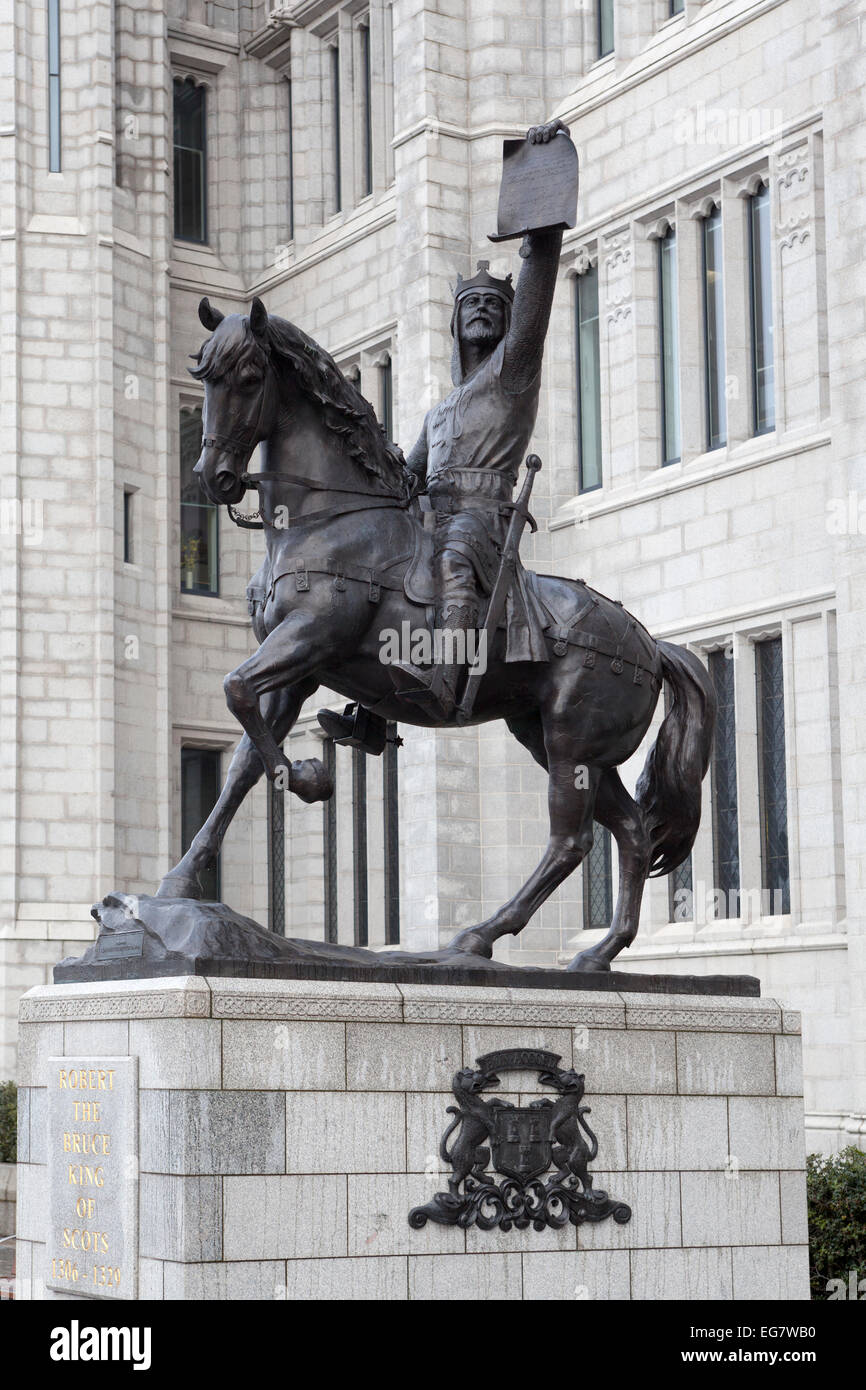 La Statue de Robert Bruce à l'extérieur du collège Marischal Broad Street à Aberdeen Banque D'Images