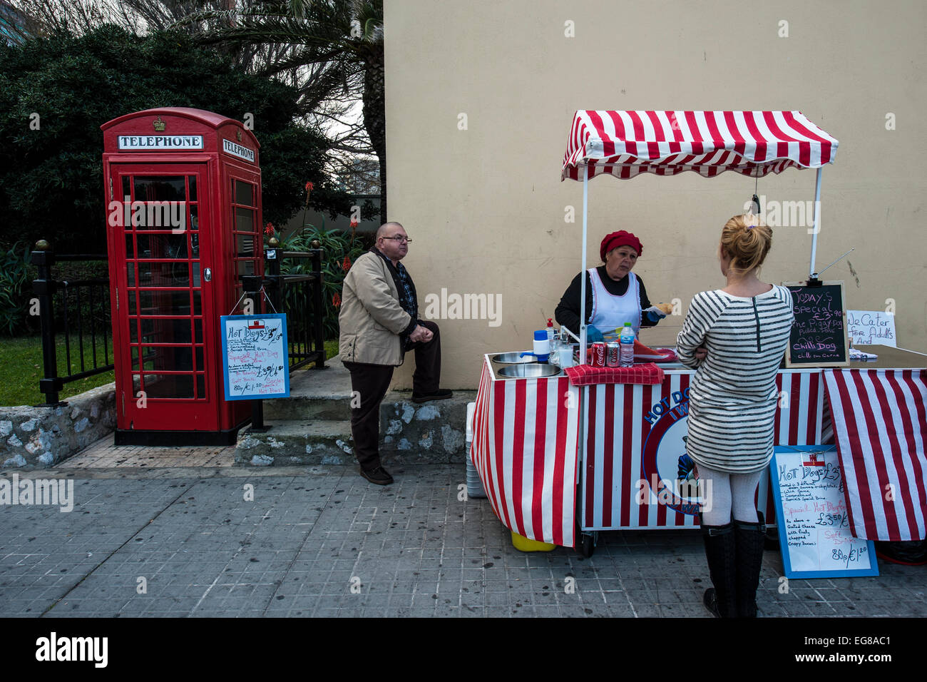 Les vendeurs d'aliments de rue à Gibraltar, l'Europe. Banque D'Images