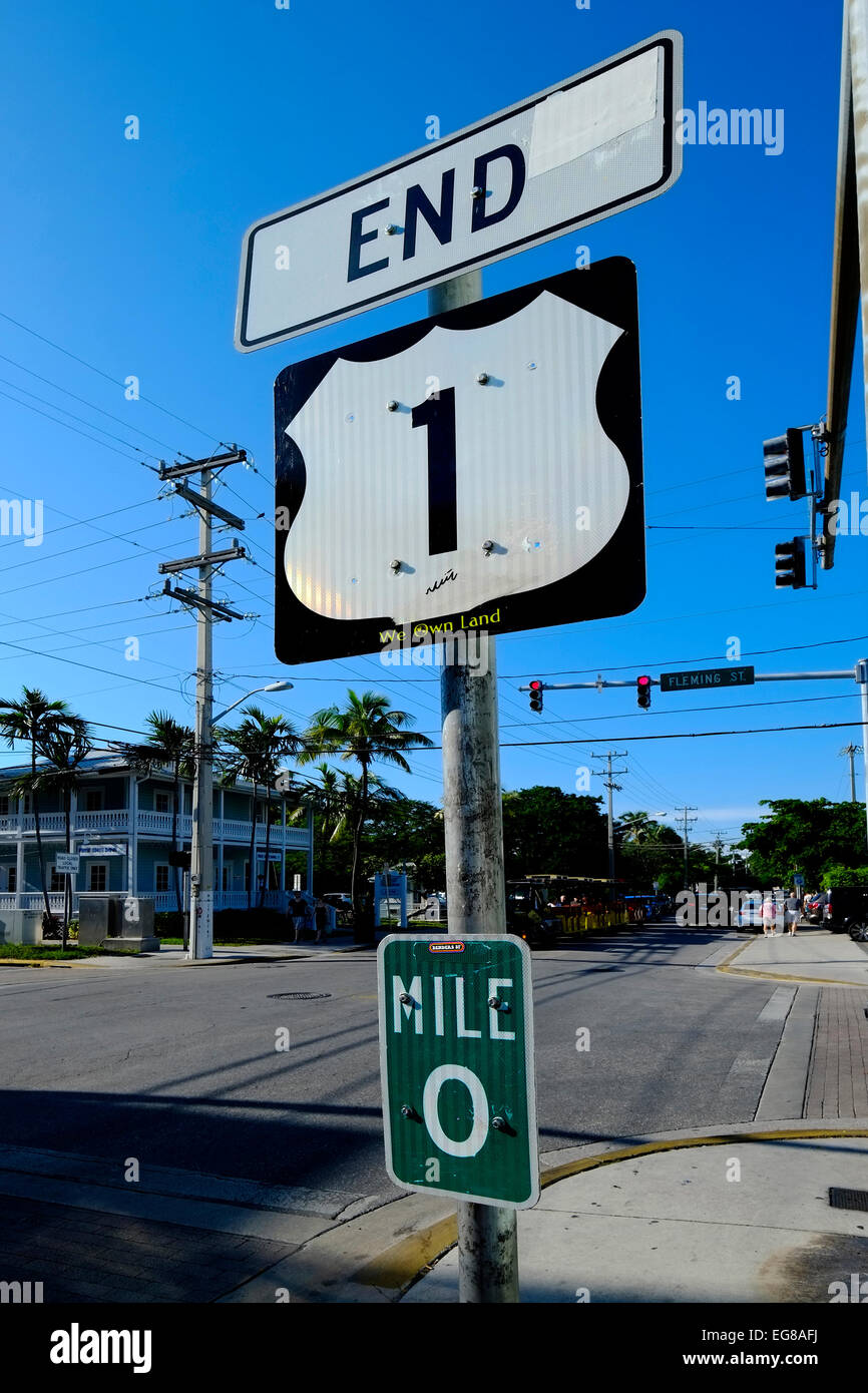 L'autoroute U.S. 1 Début et fin du tracé sud à Key West en Floride Floride destination pour les Caraïbes de l'ouest de Crusie Tamp Banque D'Images L'autoroute U.S. 1 Début et fin du tracé sud à Key West en Floride Floride destination pour les Caraïbes de l'ouest de Crusie Tamp Banque D'Images
