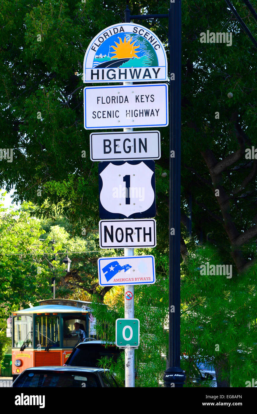 L'autoroute U.S. 1 Début et fin du tracé sud à Key West en Floride Floride destination pour croisière dans les Caraïbes de l'ouest de Tampa Banque D'Images L'autoroute U.S. 1 Début et fin du tracé sud à Key West en Floride Floride destination pour croisière dans les Caraïbes de l'ouest de Tampa Banque D'Images