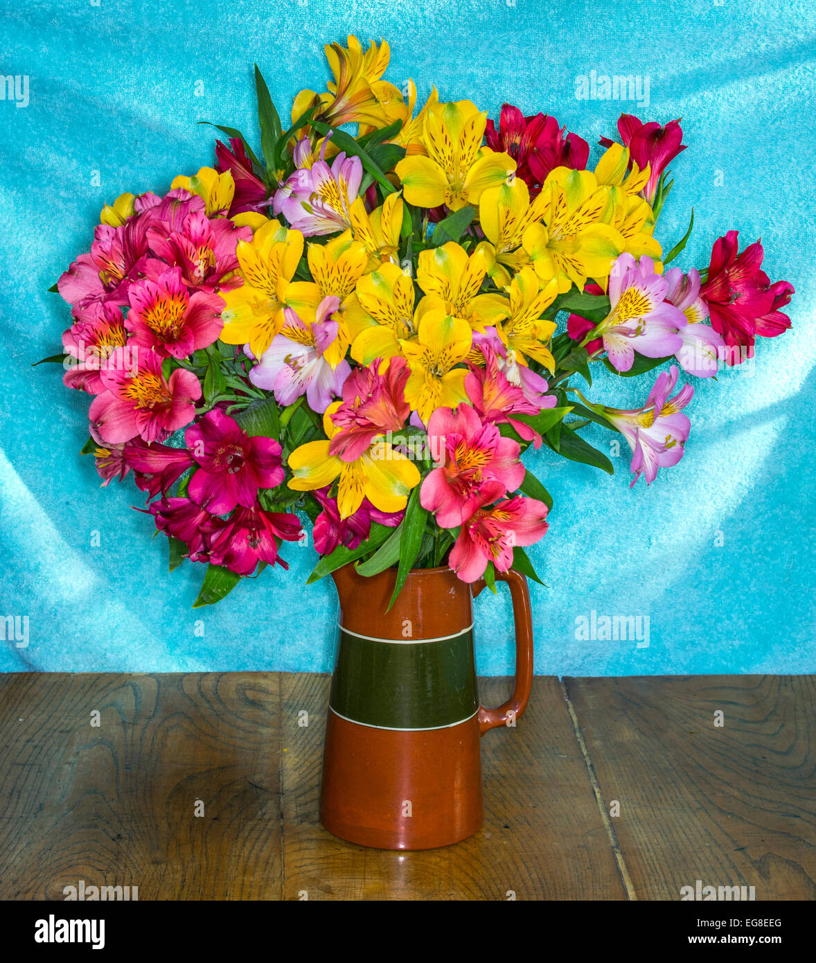 Tiger Lilies dans un vase Banque D'Images