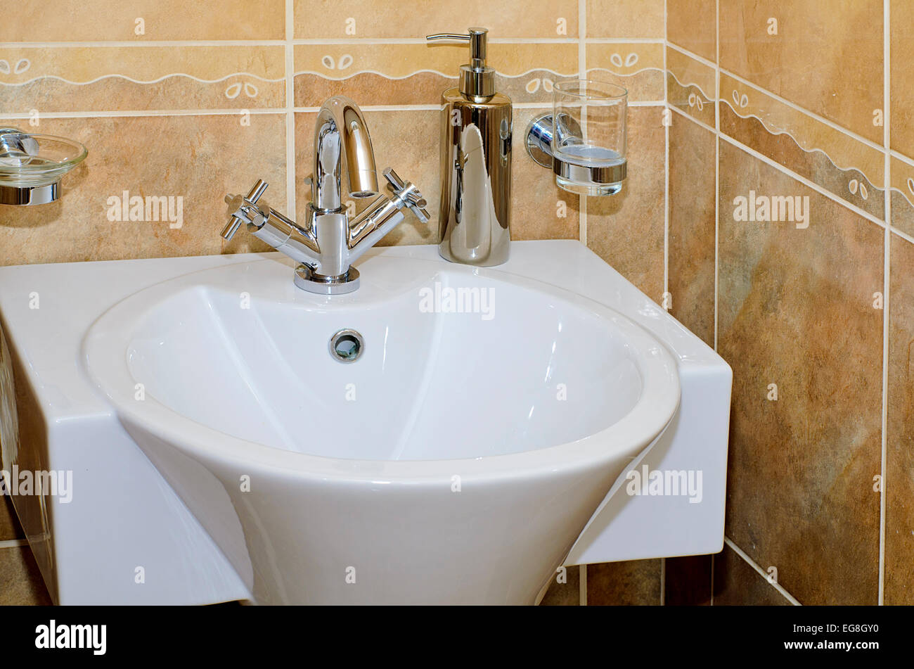 Lavabo sur pied Banque de photographies et d’images à haute résolution