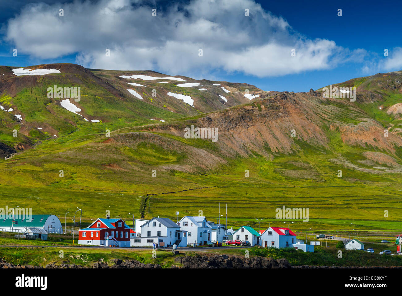 Village de Bakkagerdi. De Borgarfjordur Eystri Fjord. Fjords de l'Est. L'Islande, de l'Europe Banque D'Images