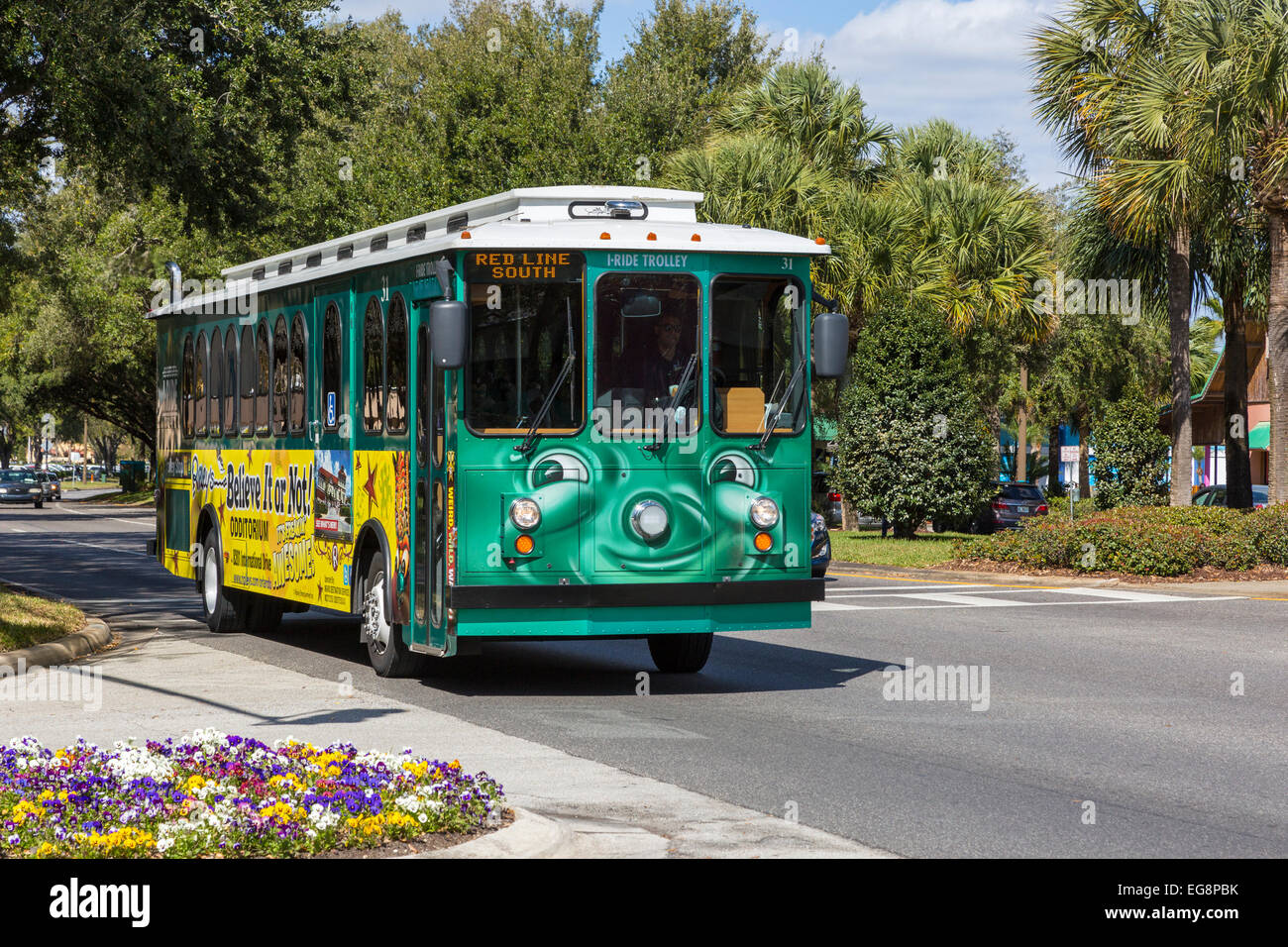 I-Ride Trolley iconique qui voyage le long de International Drive, Orlando, Floride, l'Amérique Banque D'Images
