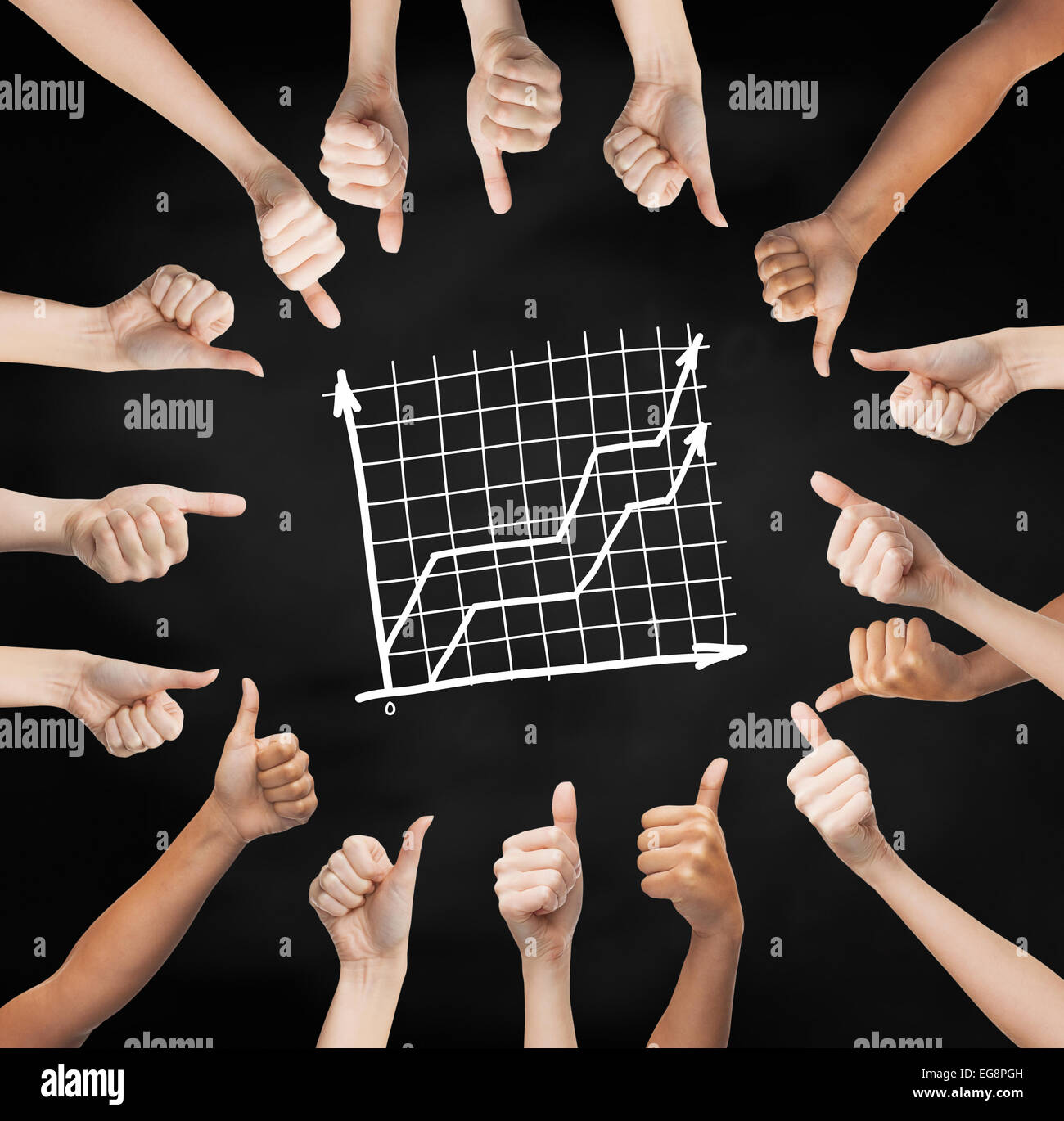 Mains showing Thumbs up en cercle sur graphique Banque D'Images