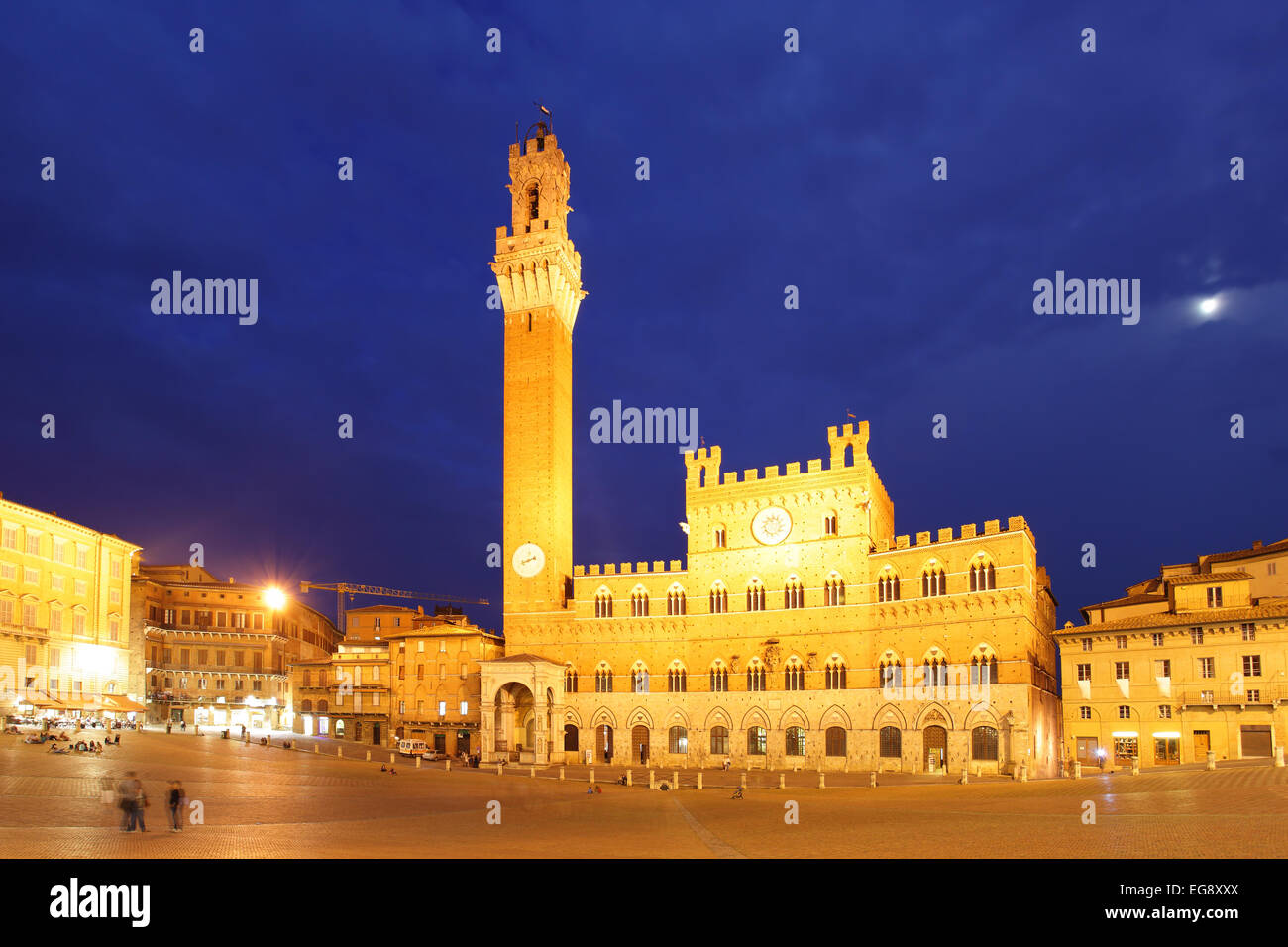 Campo Square et Tour du Mangia à Sienne dans la nuit, Italie Banque D'Images