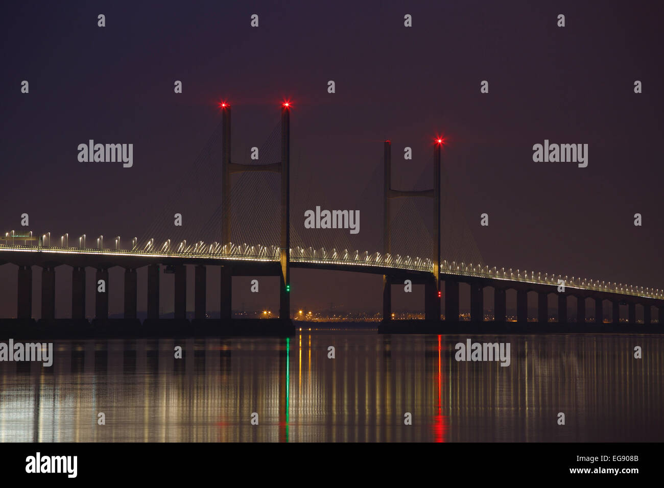 Deuxième Severn Crossing au crépuscule. Février 2015 Banque D'Images