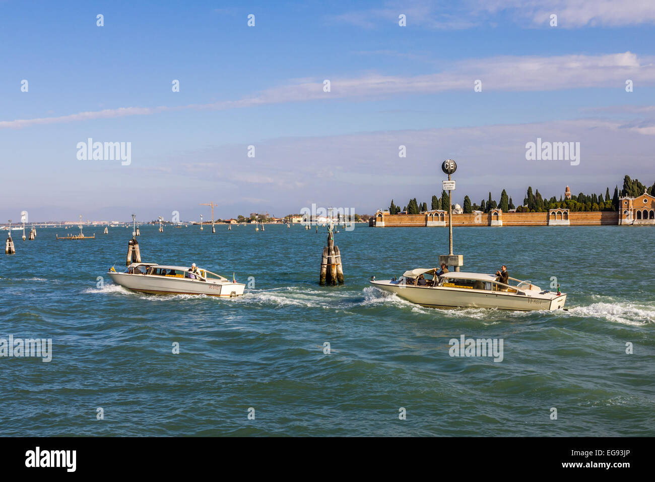 Les taxis d'eau lagune de Venise Italie Banque D'Images