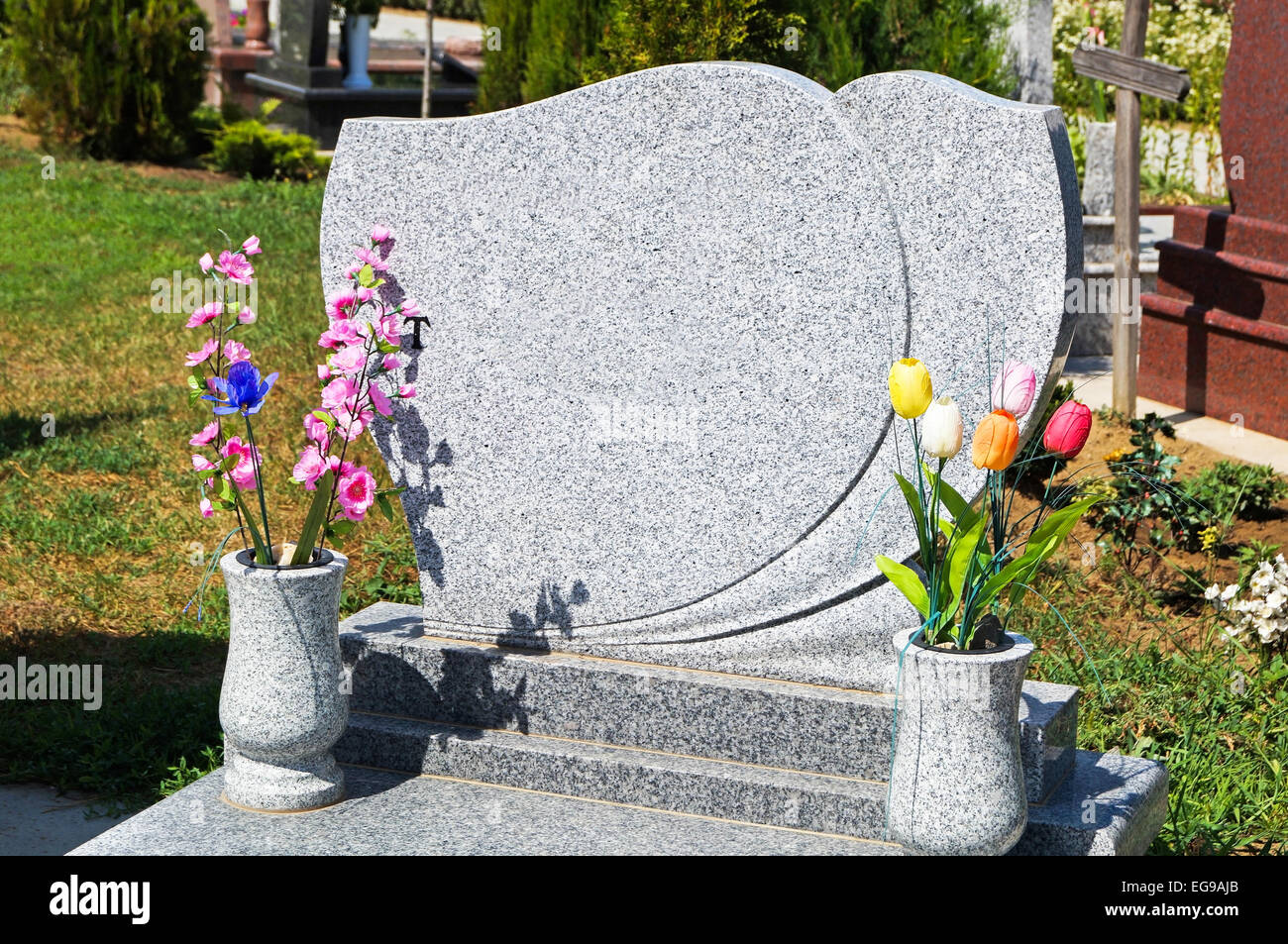 Pierre tombale dans le cimetière Banque D'Images