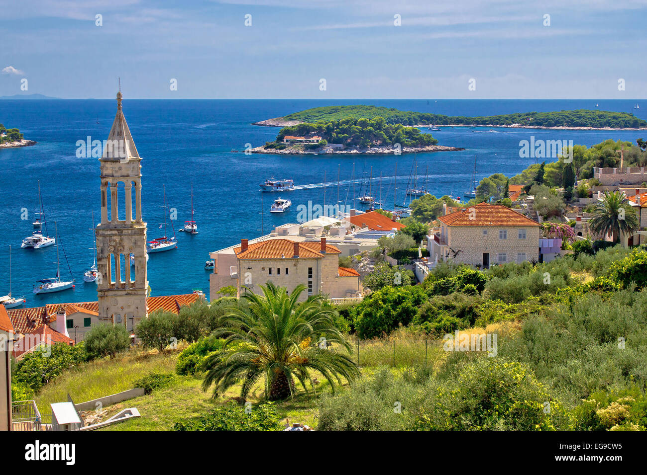 Île de Hvar, la nature et l'architecture, avec les îles Paklinski, Dalmatie, Croatie Banque D'Images Île de Hvar, la nature et l'architecture, avec les îles Paklinski, Dalmatie, Croatie Banque D'Images