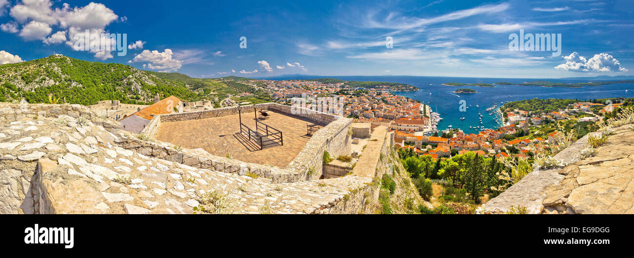 Île de Hvar et les îles Paklinski vue panoramique vue aérienne de la forteresse Fortica, Dalmatie, Croatie Banque D'Images Île de Hvar et les îles Paklinski vue panoramique vue aérienne de la forteresse Fortica, Dalmatie, Croatie Banque D'Images