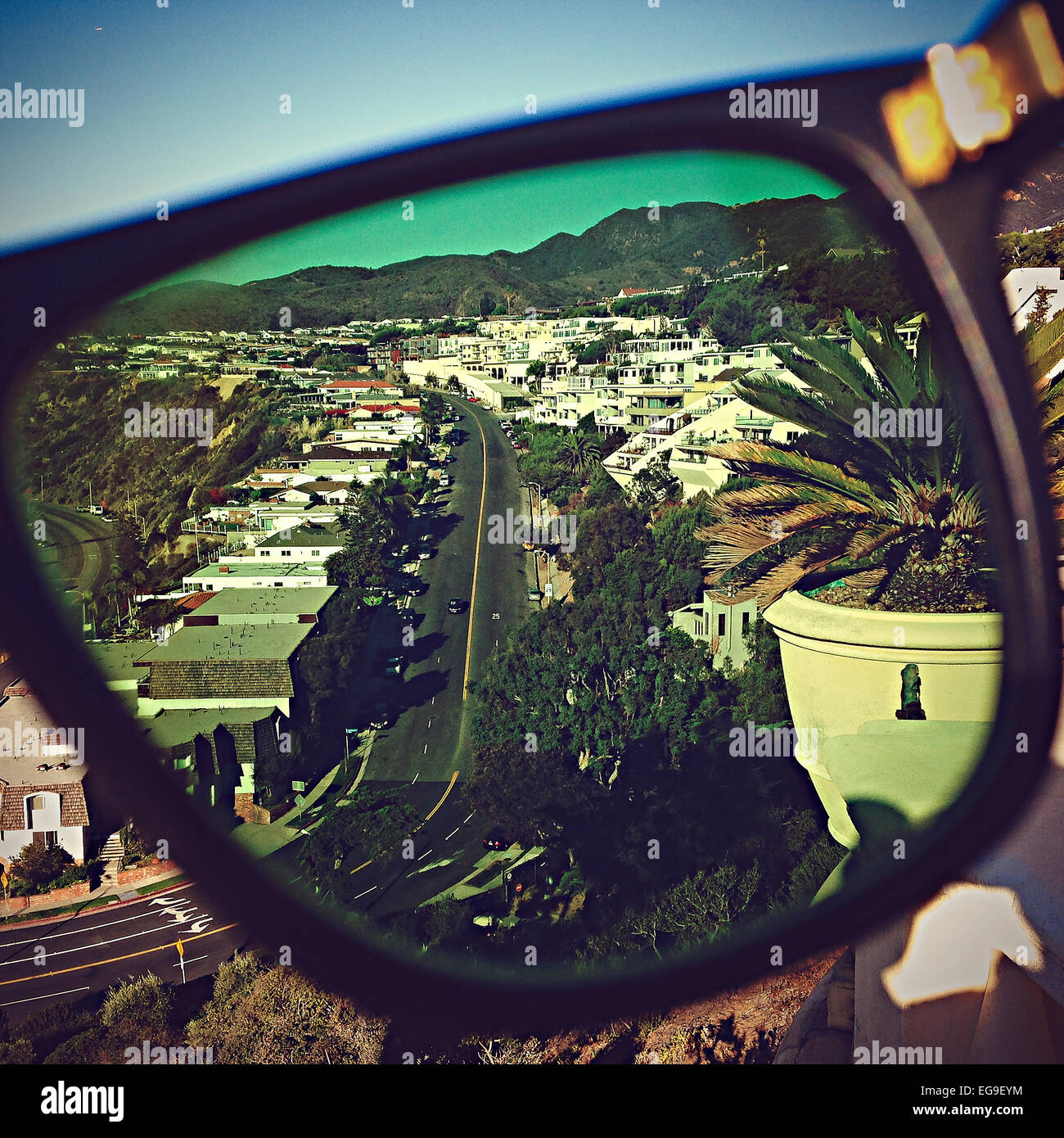Vue sur la ville à travers des lunettes de soleil, Pacific Palisades, Los Angeles, Californie, États-Unis Banque D'Images