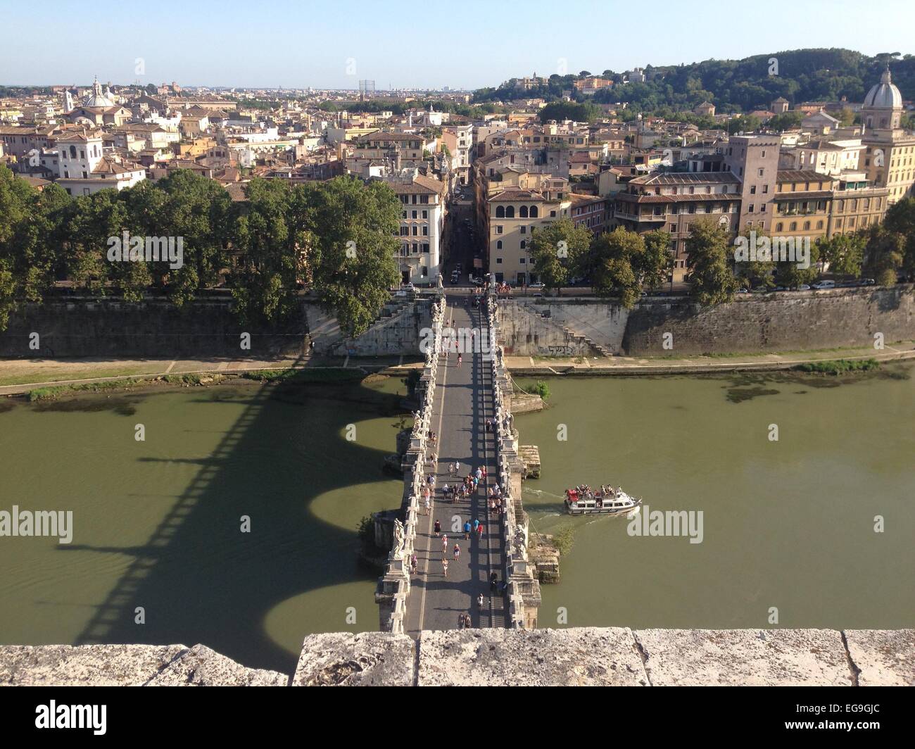 L'Italie, Rome, Portrait de ville avec pont et Tibre Banque D'Images