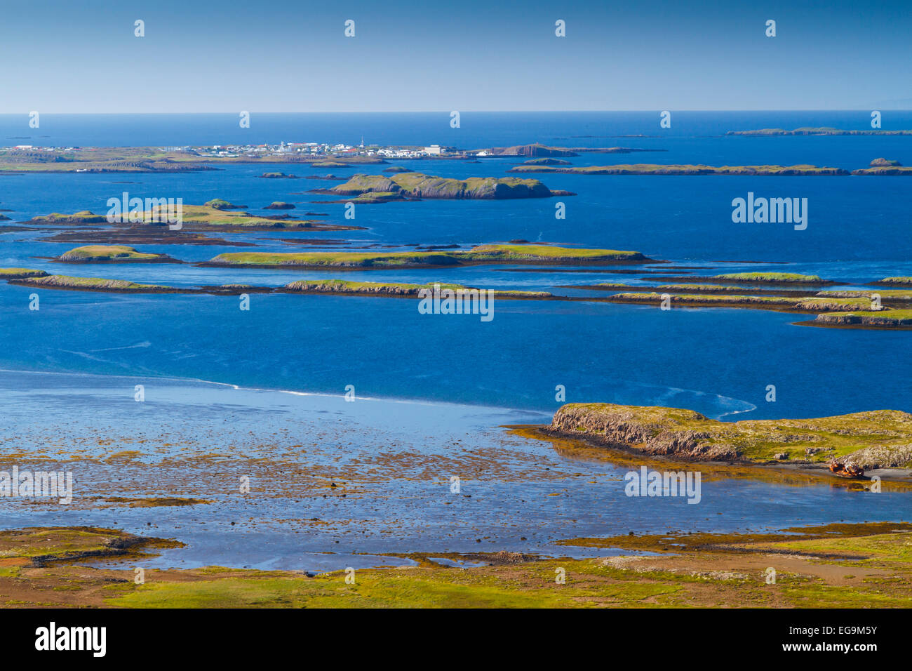 îles dans un fjord. Banque D'Images