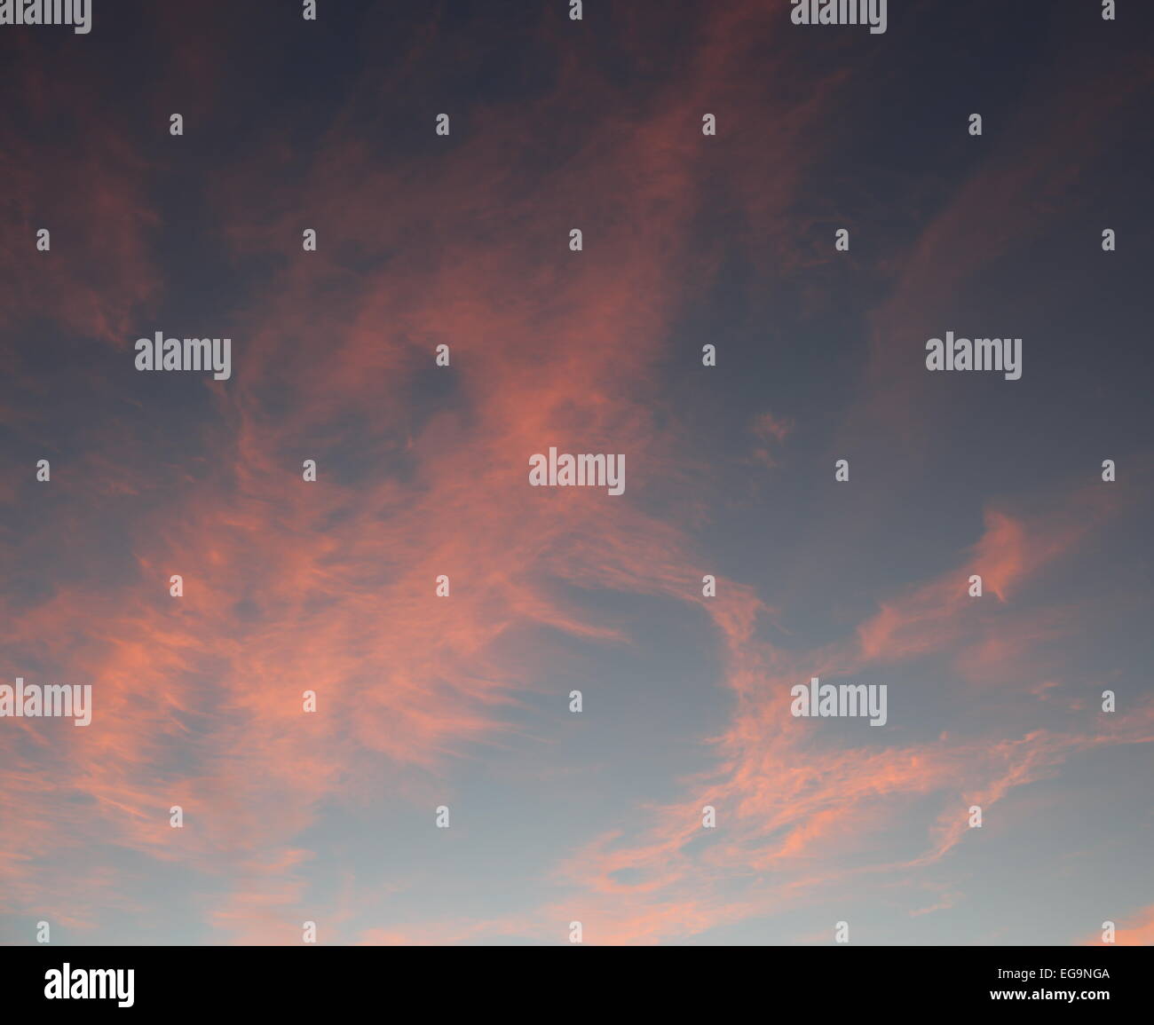 Nuages de l'aube rose Banque D'Images