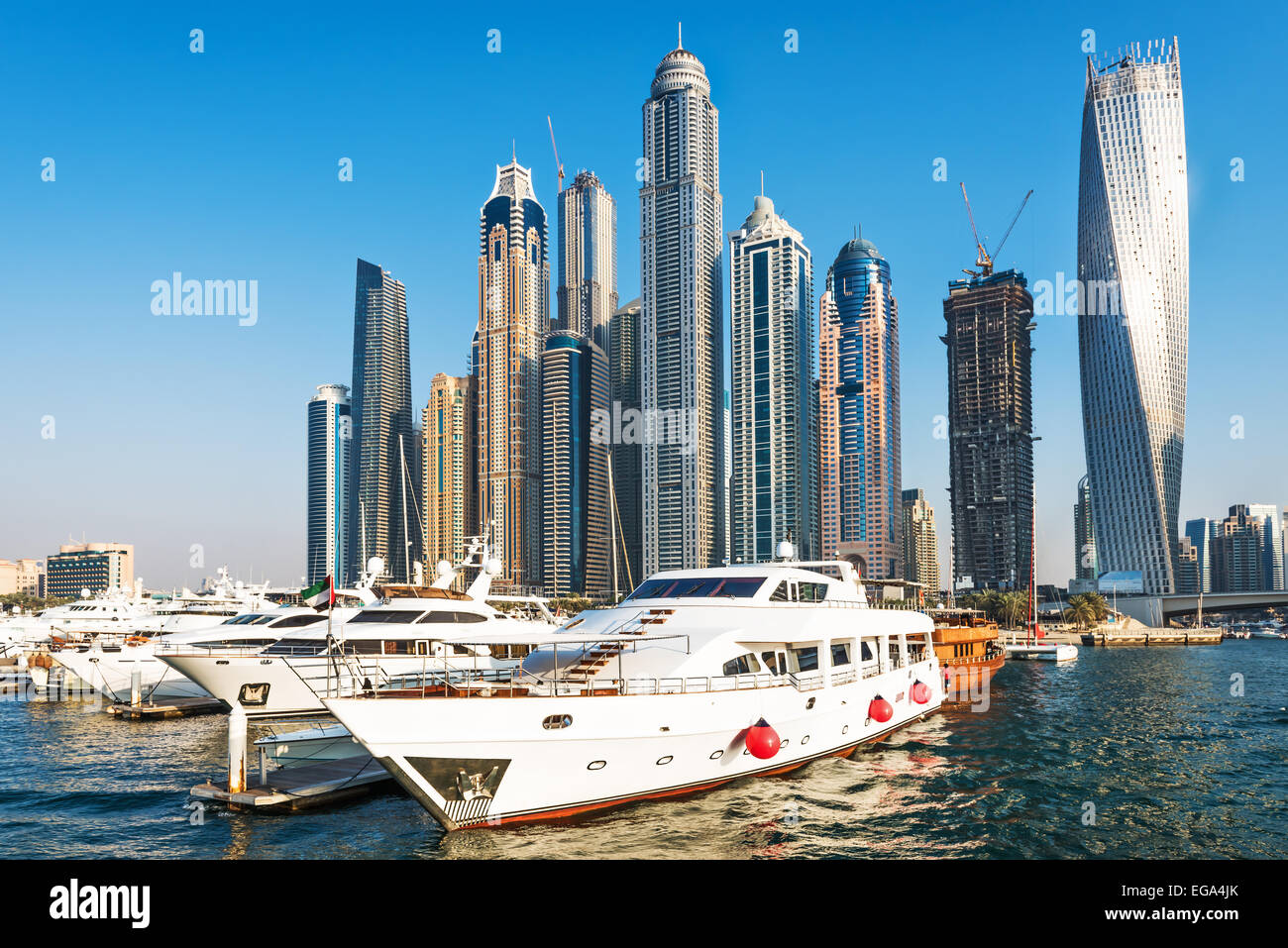 Yachts dans la Marina de Dubaï, Émirats arabes unis, Moyen Orient Banque D'Images