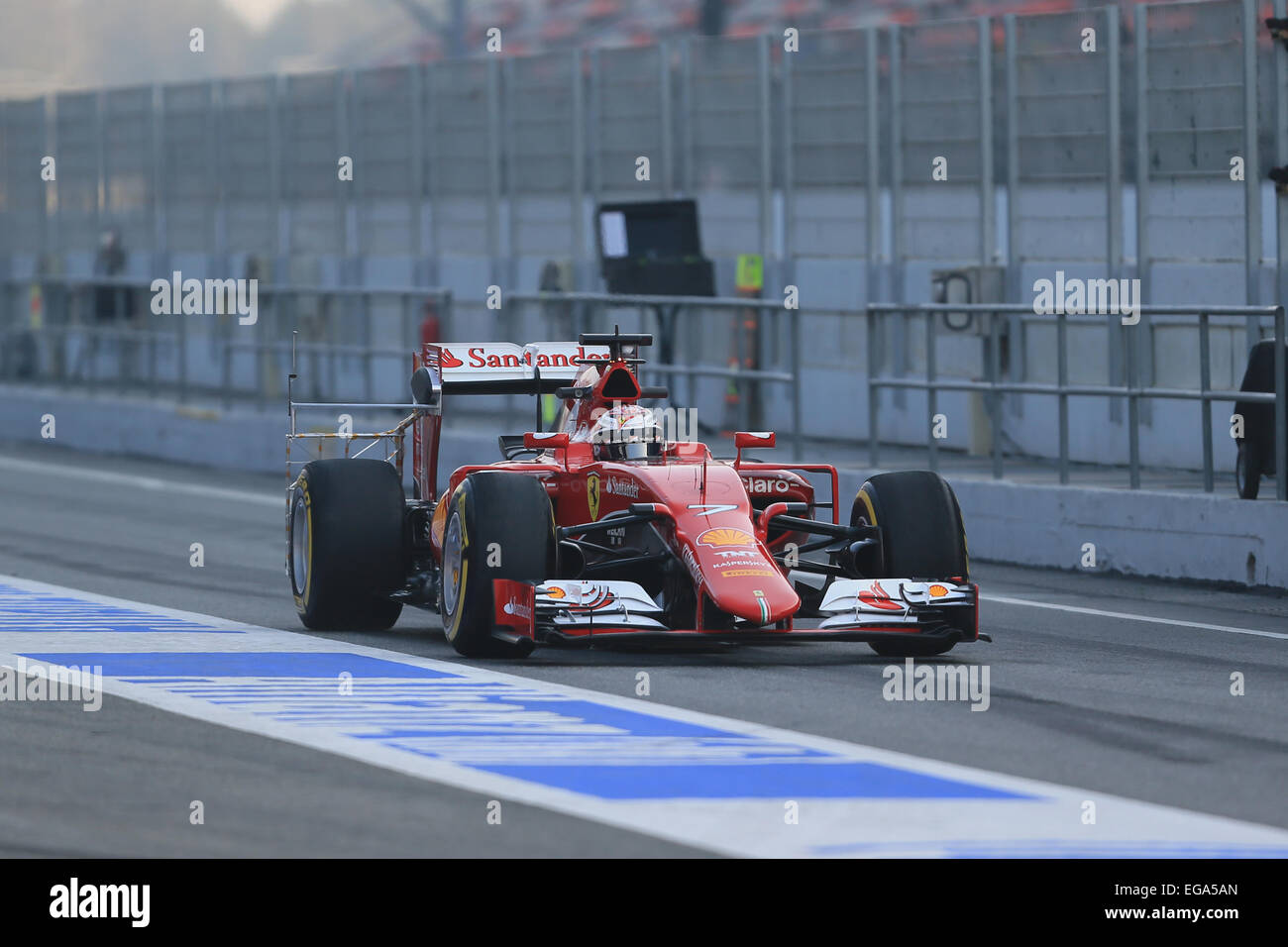 Barcelone, Espagne. Feb 20, 2015. Pilote de la Scuderia Ferrari, Kimi Raikkonen prend le contrôle au cours de la deuxième journée de la NCB F1 test d'hiver : Action Crédit Plus Sport/Alamy Live News Banque D'Images