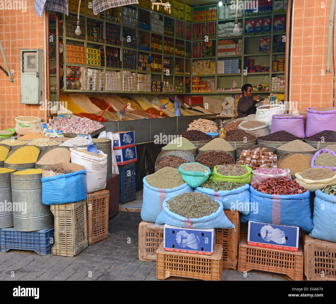 Herb and Spice shop dans la médina, Marrakech, Maroc Banque D'Images