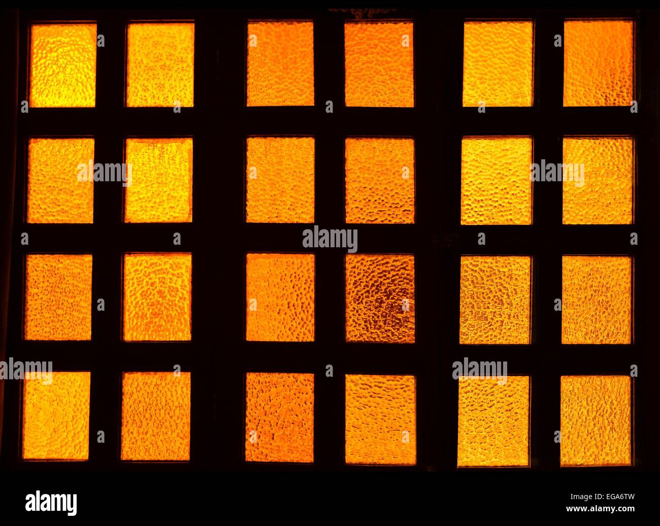 Fenêtre orange verre Banque D'Images