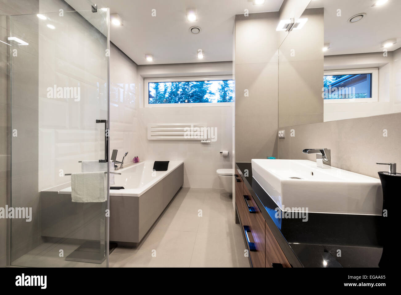 Salle De Bain Leroy Merlin Baignoire ~ european style photos european style images alamy Salle De Bain Leroy Merlin Baignoire ~ european style photos european style images alamy