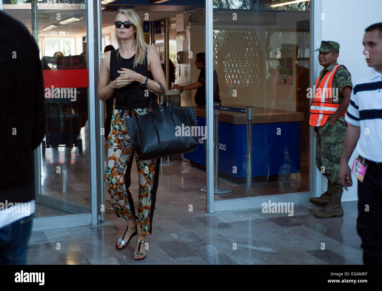 Guerrero, Mexique. Feb 20, 2015. Maria Sharapova de la Russie arrive à Acapulco à participer à l'Open de tennis du Mexique, dans l'État de Guerrero, Mexique, le 20 février, 2015. © Jesus Espinosa/Xinhua/Alamy Live News Banque D'Images