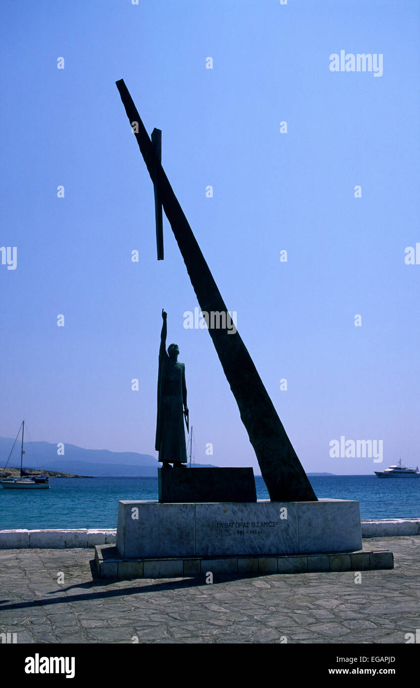 Grèce, îles du nord-est de la mer Égée, Samos, Pythagorion, statue de Pythagore Banque D'Images