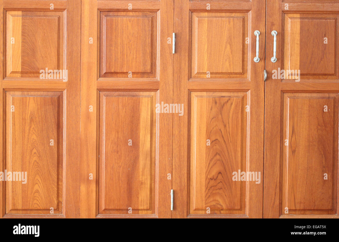 Le modèle de porte intérieur en bois marron pour l'arrière-plan. Banque D'Images