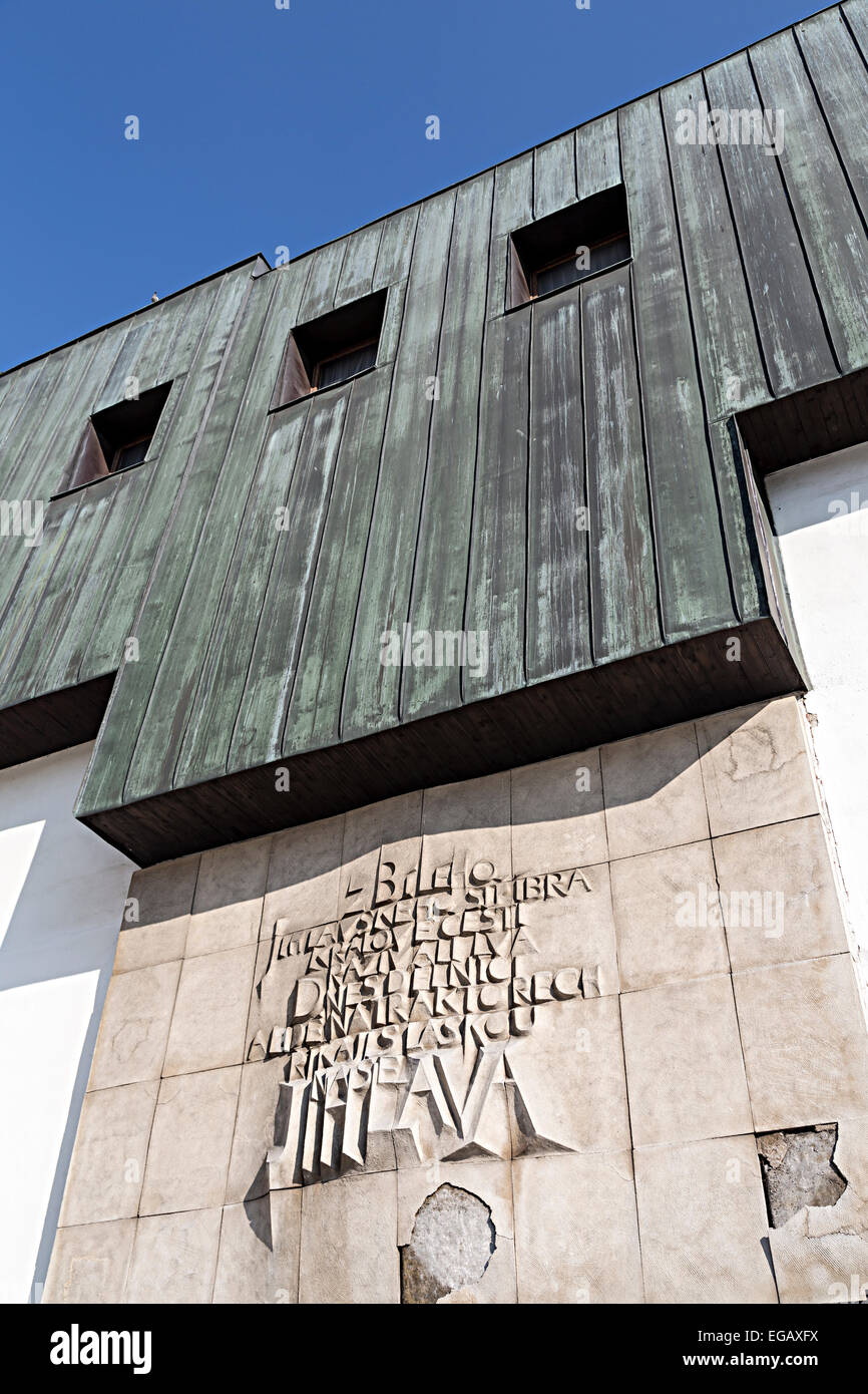 Bâtiment de l'époque communiste, la place Masarykovo Namesti, Jihlava, République Tchèque Banque D'Images