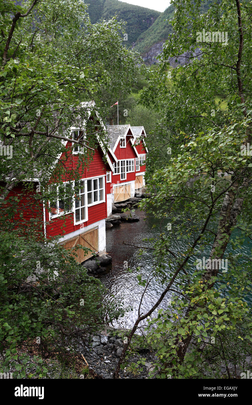 Maison de style en bois norvégien à La Vallée Village, Flamsdalen Flam, le Sognefjorden, Fjords Ouest, Norvège, Scandinavie, l'Europe. Banque D'Images