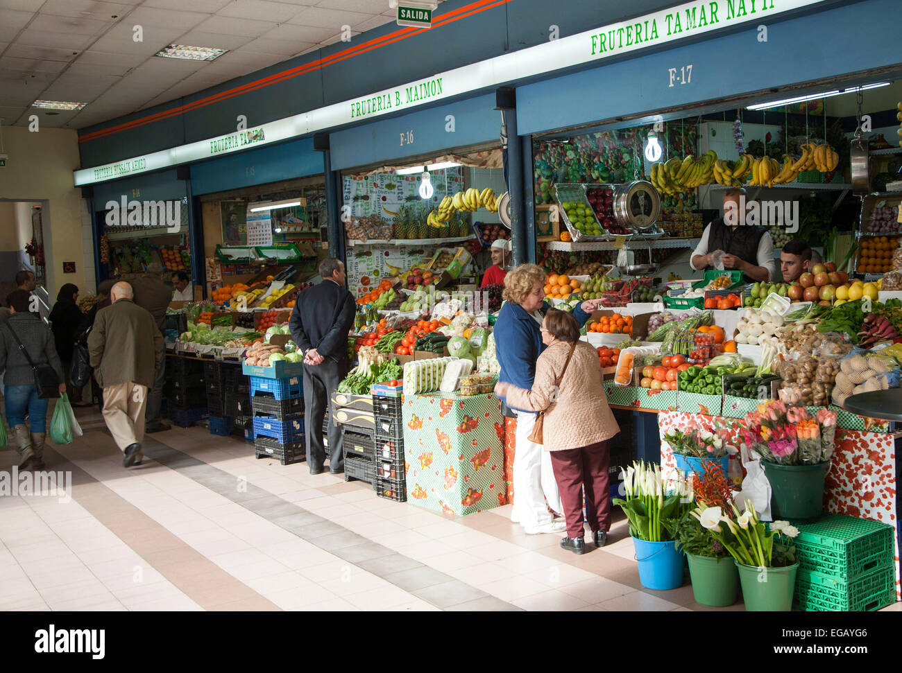 Fruits et légumes sur les étals du marché, Ceuta, territoire espagnol en Afrique du Nord, Espagne Banque D'Images