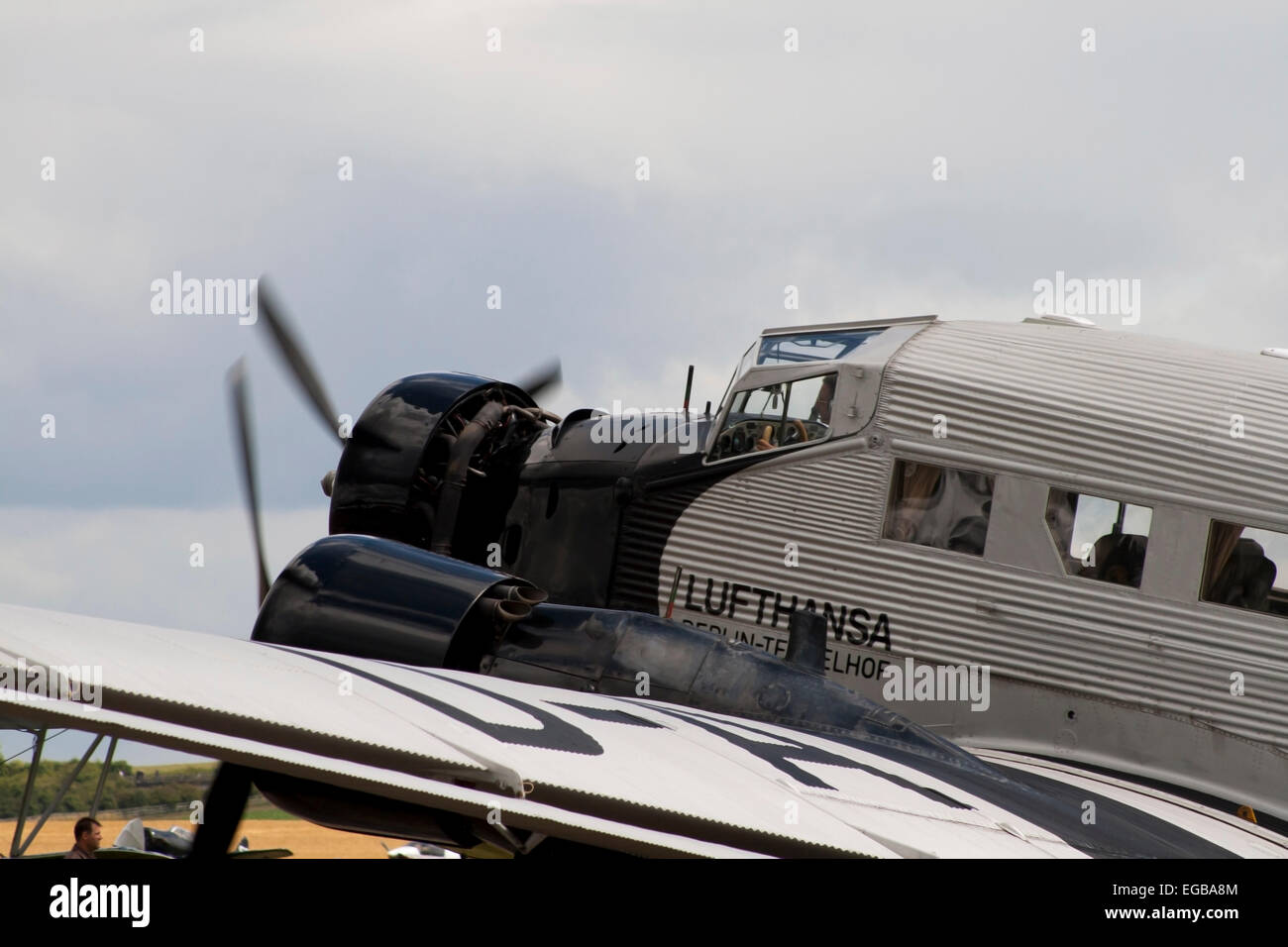 Junkers Ju 52 Lufthansa bonne vieille "Tante Ju' à Duxford en préparation pour le décollage Banque D'Images