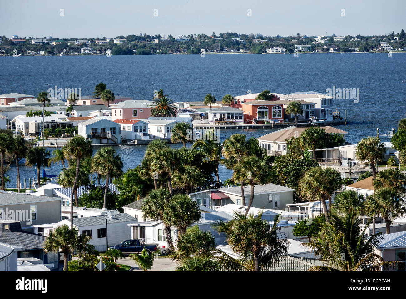 Jensen Beach Florida,Hutchinson Barrier Island,route A1A,Indian River Water Lagoon,vue aérienne depuis le dessus, maisons préfabriquées,visiteur Banque D'Images
