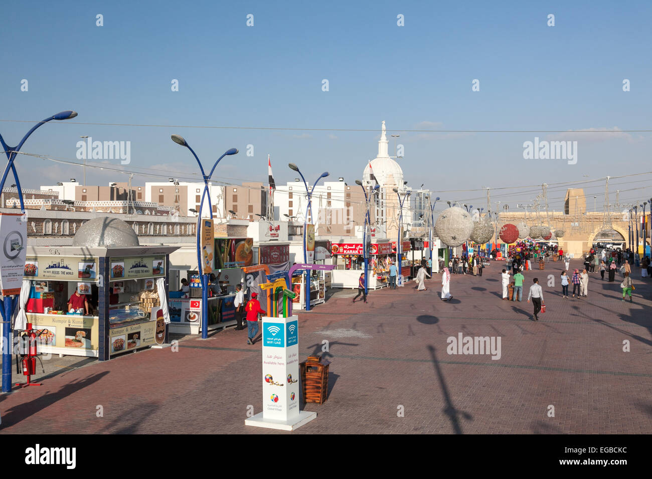 Rue au Village Mondial à Dubaï Banque D'Images