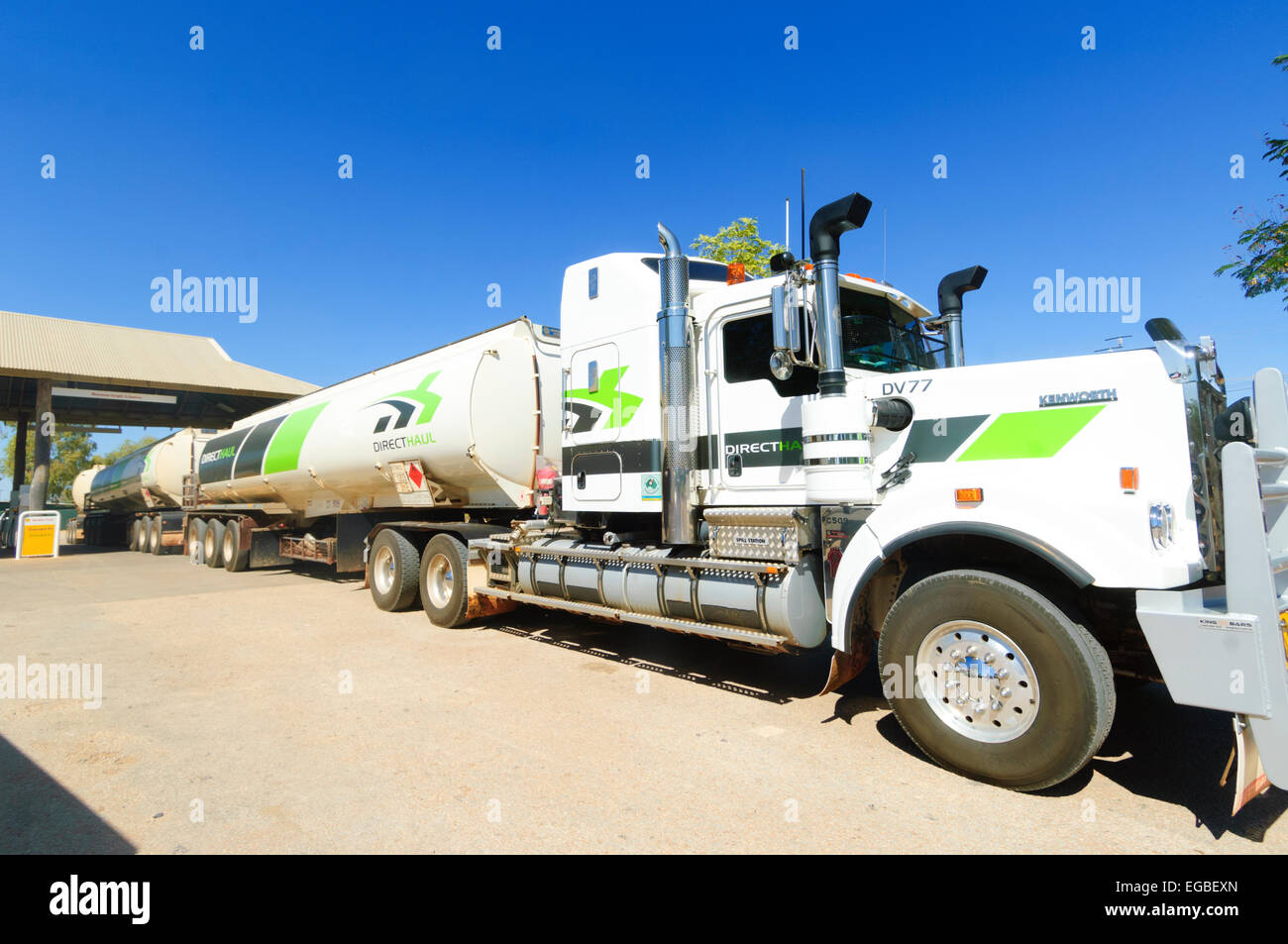 Courrier direct camion-citerne de carburant, Fitzroy Crossing, région de Kimberley, en Australie occidentale, WA, Australia Banque D'Images
