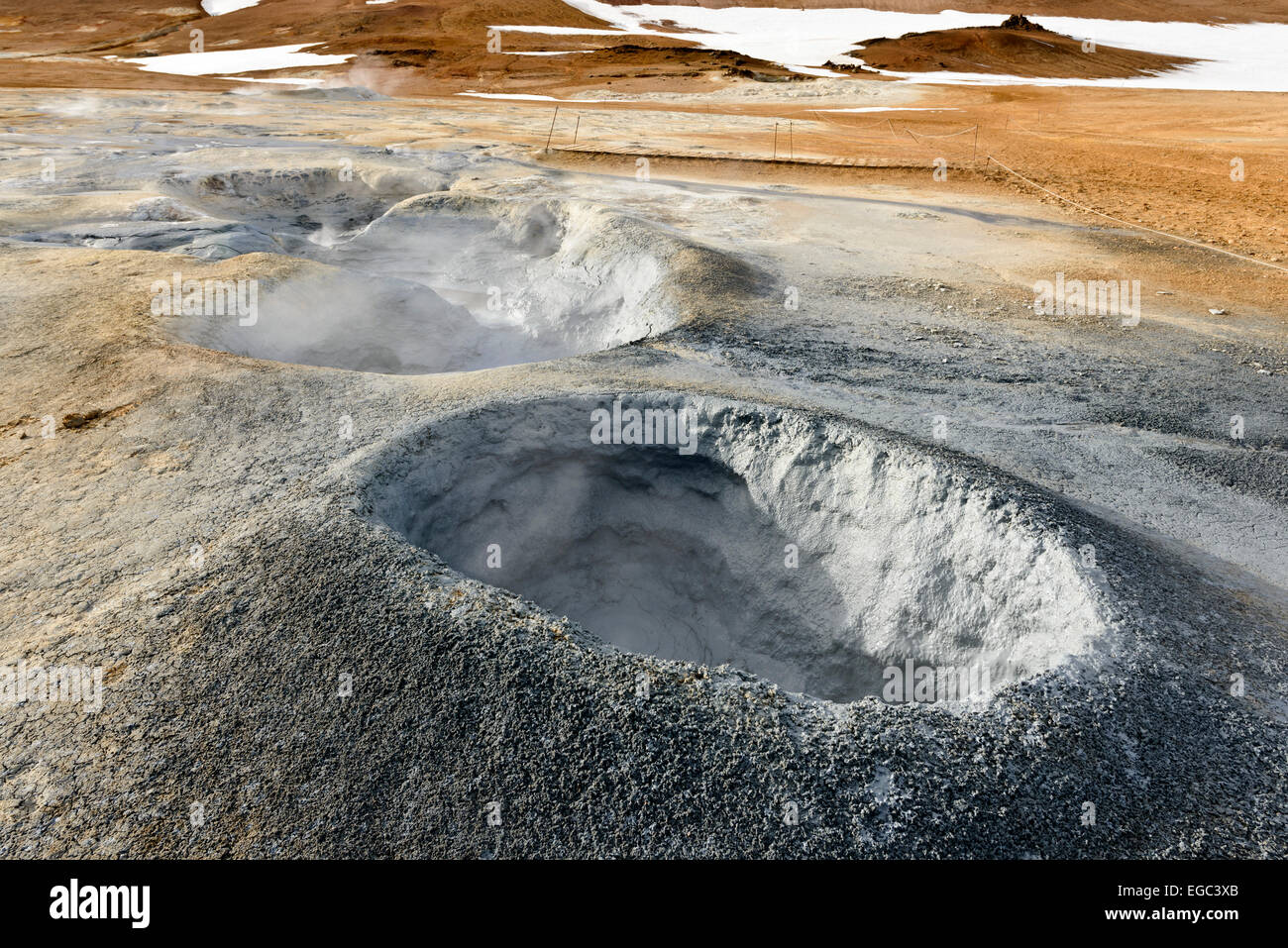 Solfatare, fumerolle, soufre, de vapeur, de l'énergie géothermique water, mountain Námafjall, Mývatn, l'Islande Banque D'Images