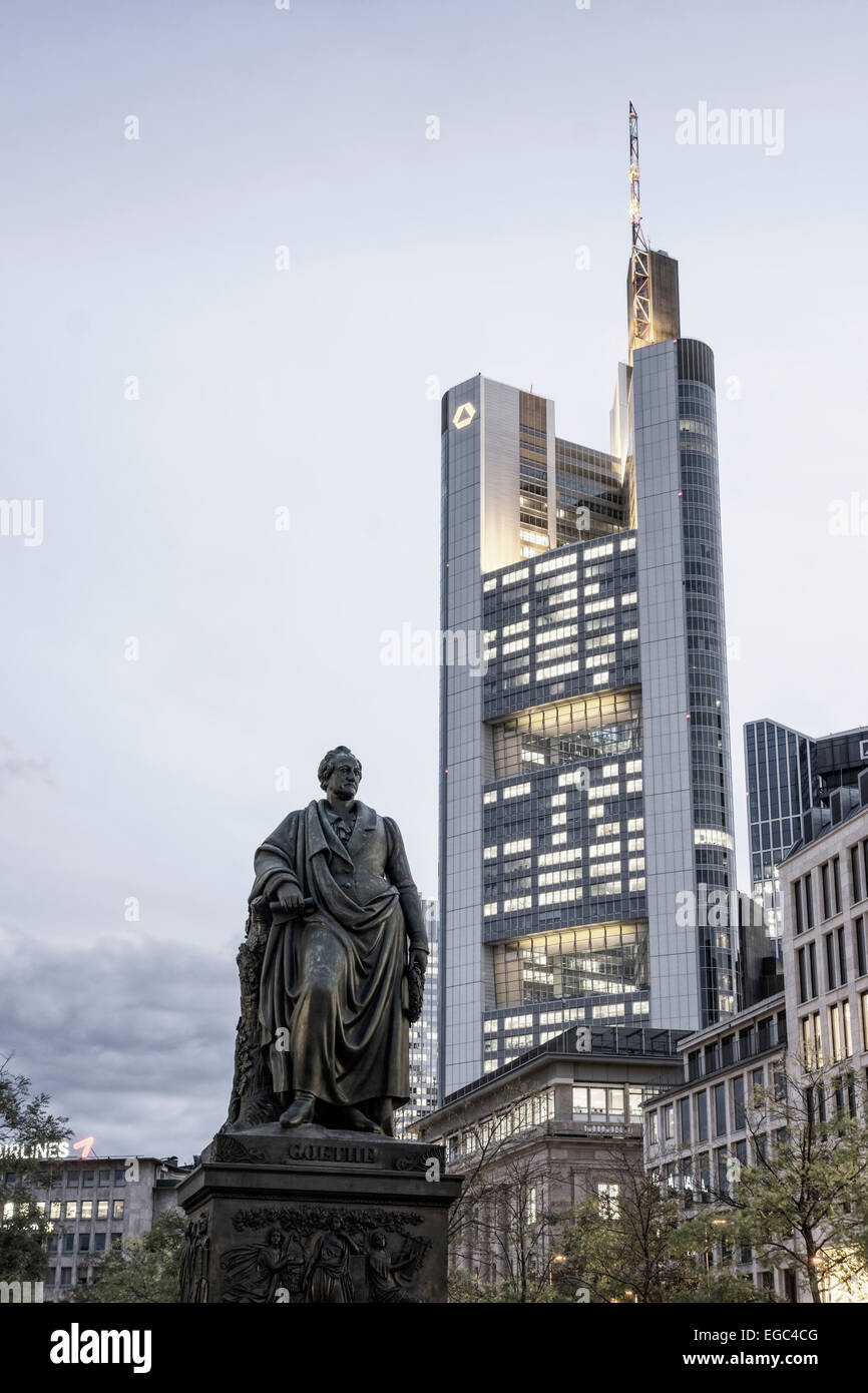 Statue de Goethe, Commerzbank, centre-ville, Francfort, Allemagne Banque D'Images