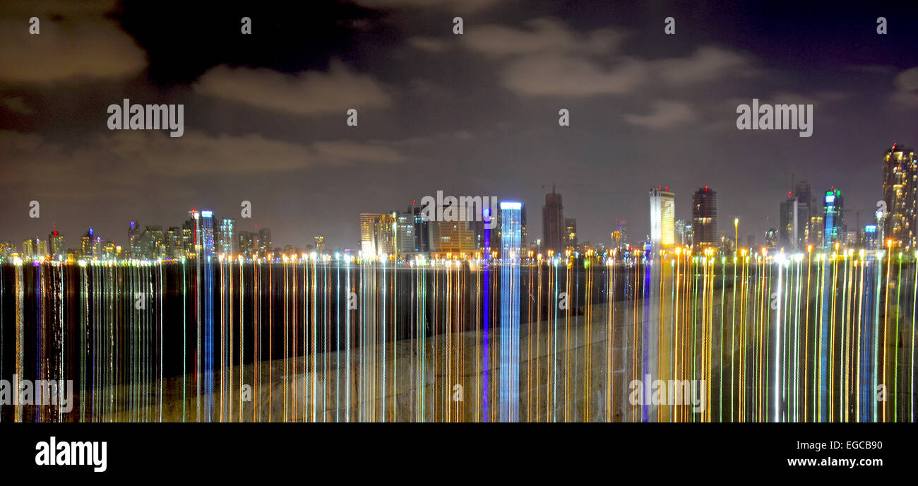 Tel Aviv skyline at night, effet de lumière, Israël Banque D'Images