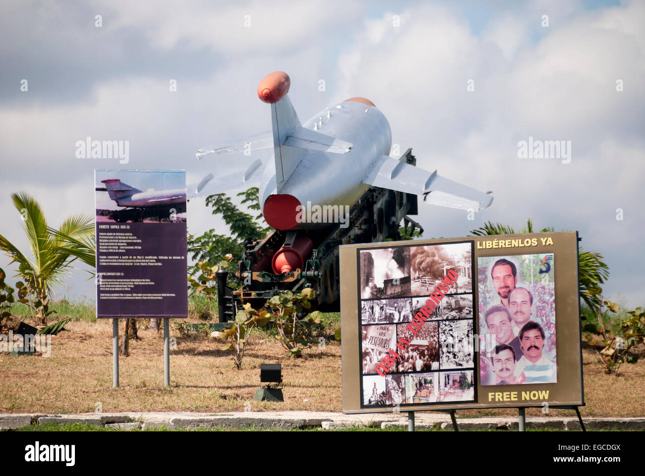 La guerre froide de fabrication soviétique reliques, désactivée des missiles et l'information est affichée à la cabana fortress à La Havane Banque D'Images