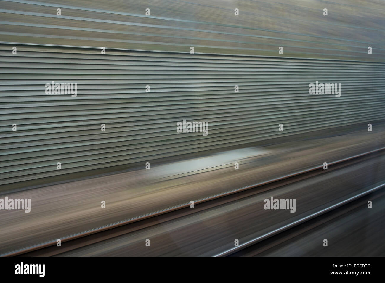Vue de déplacement à haute vitesse train approchant de Javelin London St Pancras en vitesse Banque D'Images