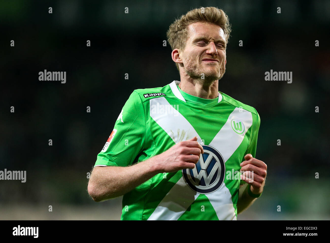 Wolfsburg, Allemagne. Feb 22, 2015. André Schuerrle de VfL Wolfsburg réagit au cours de la première division allemande de football Bundesliga match entre VfL Wolfsburg et Hertha BSC de Wolfsburg, centre de l'Allemagne, le 22 février 2015. VfL Wolfsburg 2-1. © Zhang Fan/Xinhua/Alamy Live News Banque D'Images