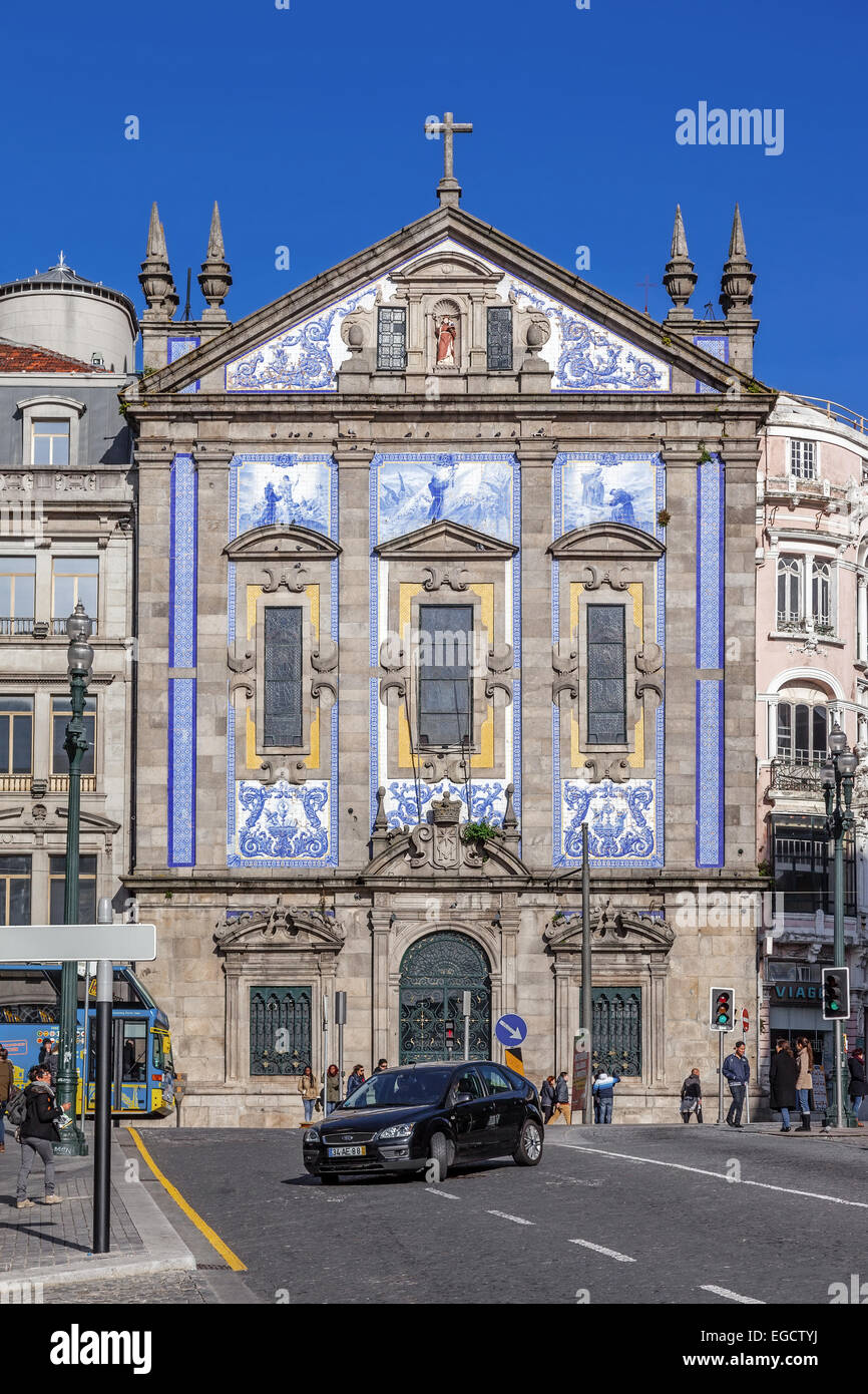 Porto, Portugal. Santo Antonio dos Congregados Église de Almeida Garrett Square. L'architecture baroque Banque D'Images