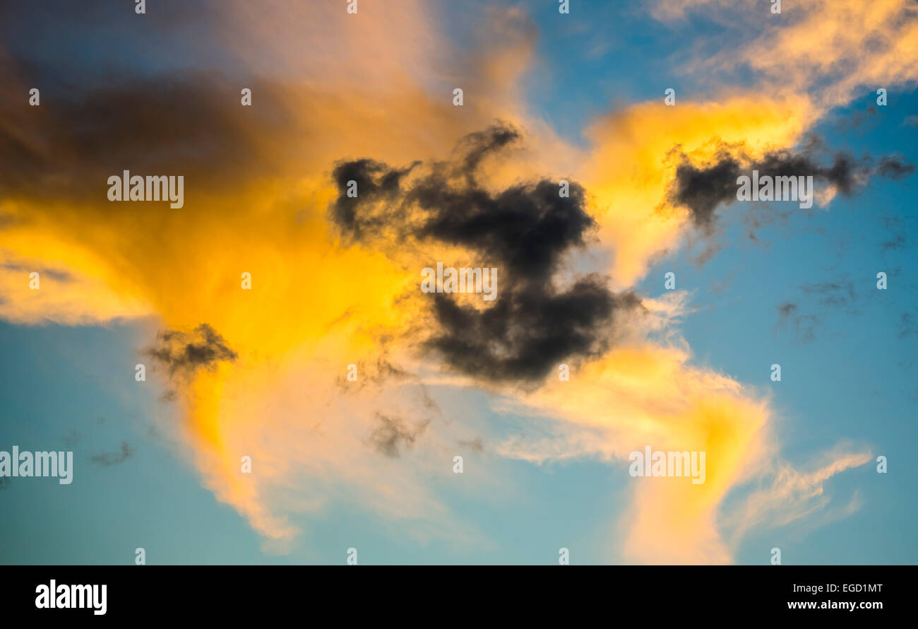 Nuages dans un ciel du soir, Varadero, Matanzas, Cuba Banque D'Images