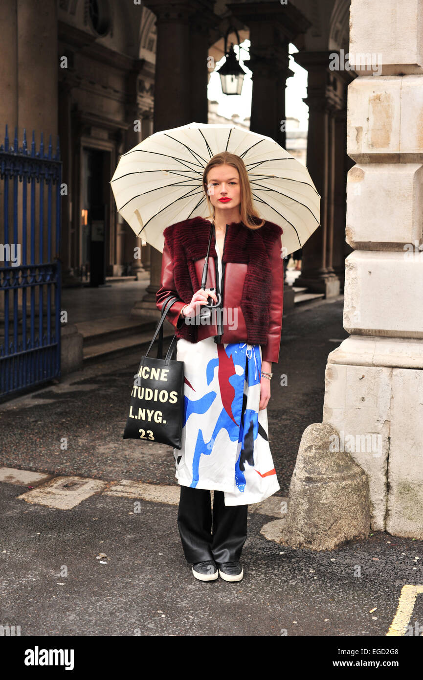 Luna modèle Schulze participant à la semaine de la mode de Londres - Dec 20, 2015 - Photo : Manhattan piste/Céline Gaille Banque D'Images