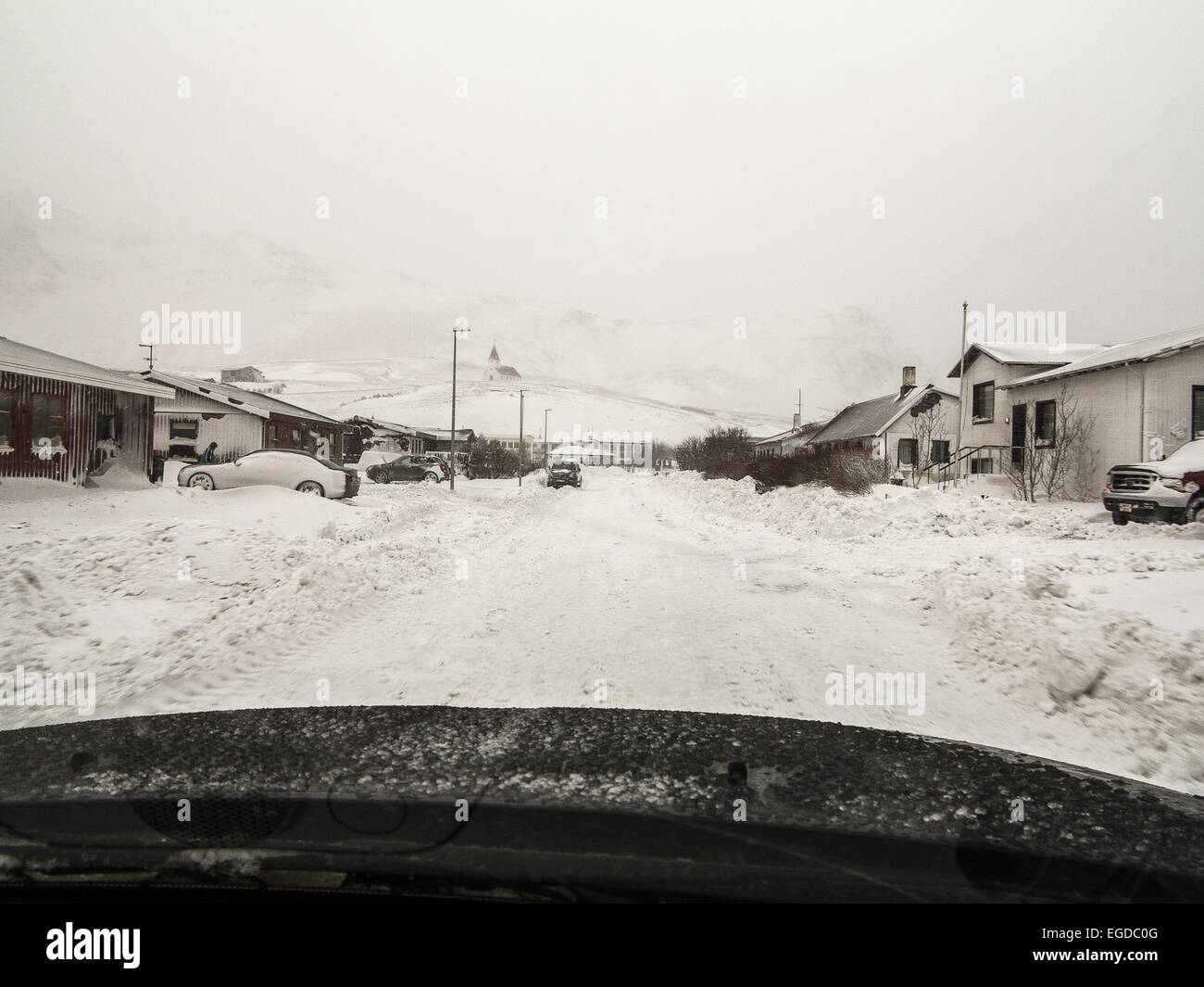En route vers une destination neige Vik dans le sud de l'Islande Banque D'Images