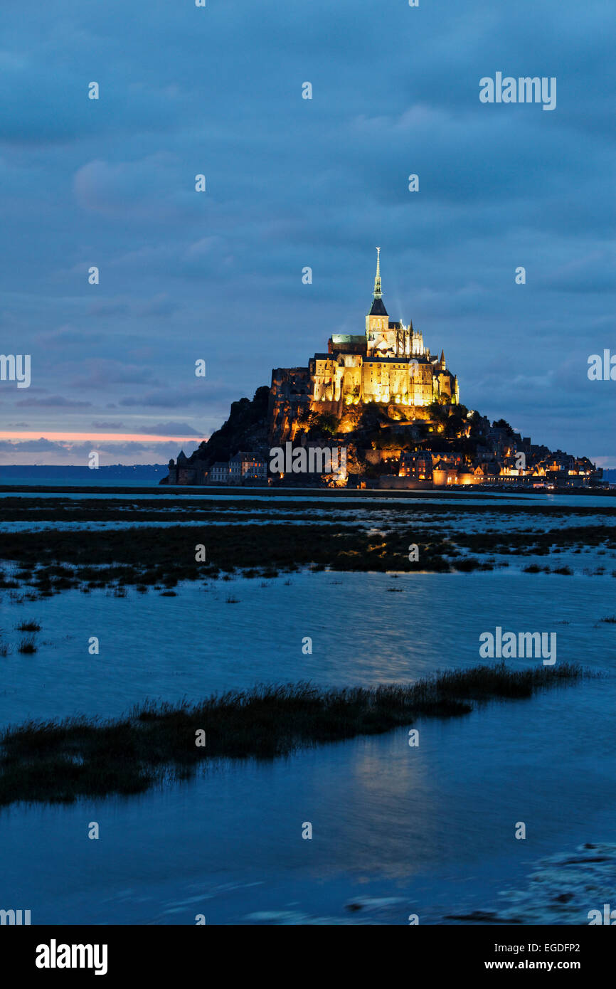 Crépuscule au Mont Saint Michel, Basse-normandie, Normandie, France Banque D'Images