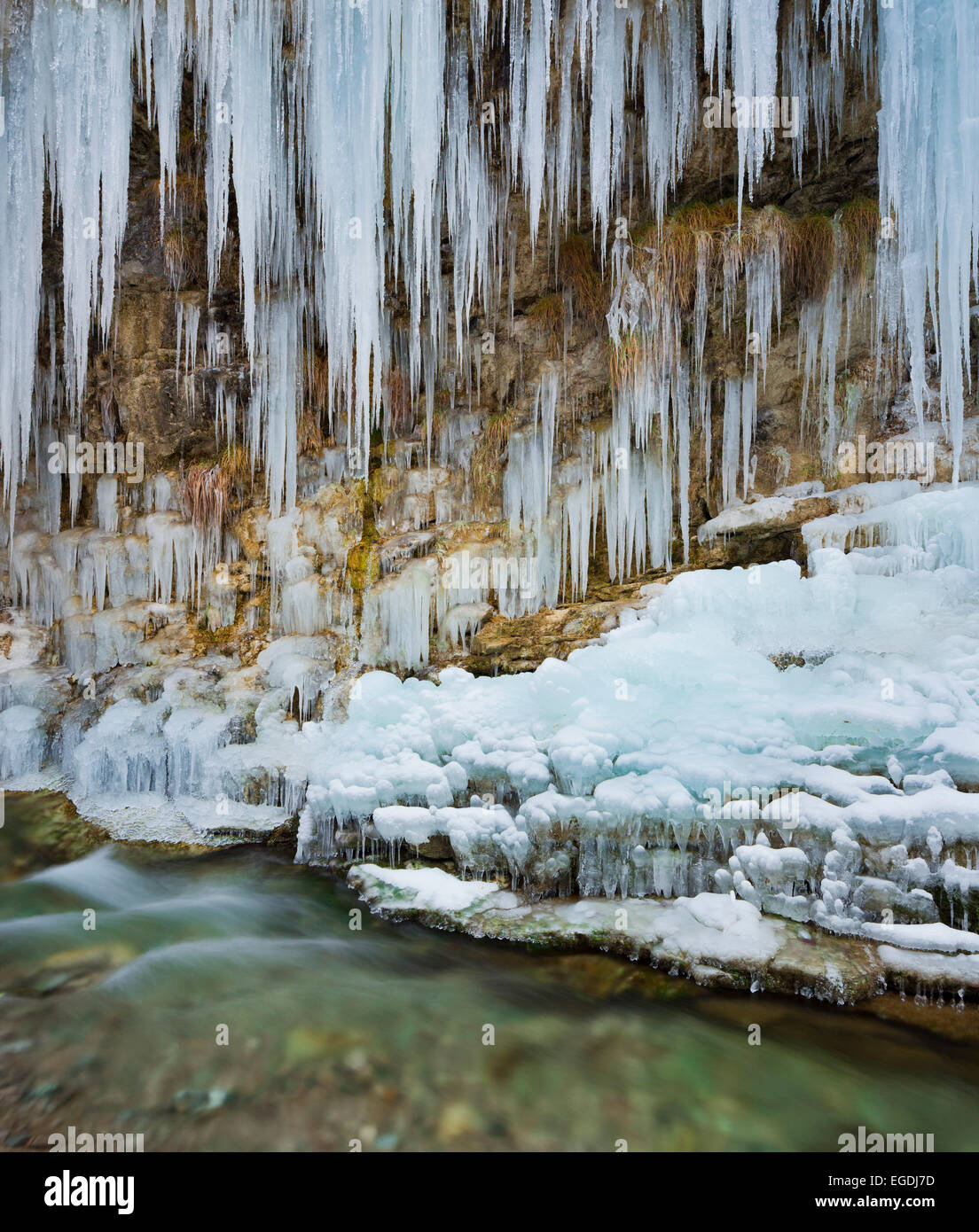 Les glaçons à Tauglbach stream, Gorge, Hallein, Salzbourg, Autriche Land Banque D'Images