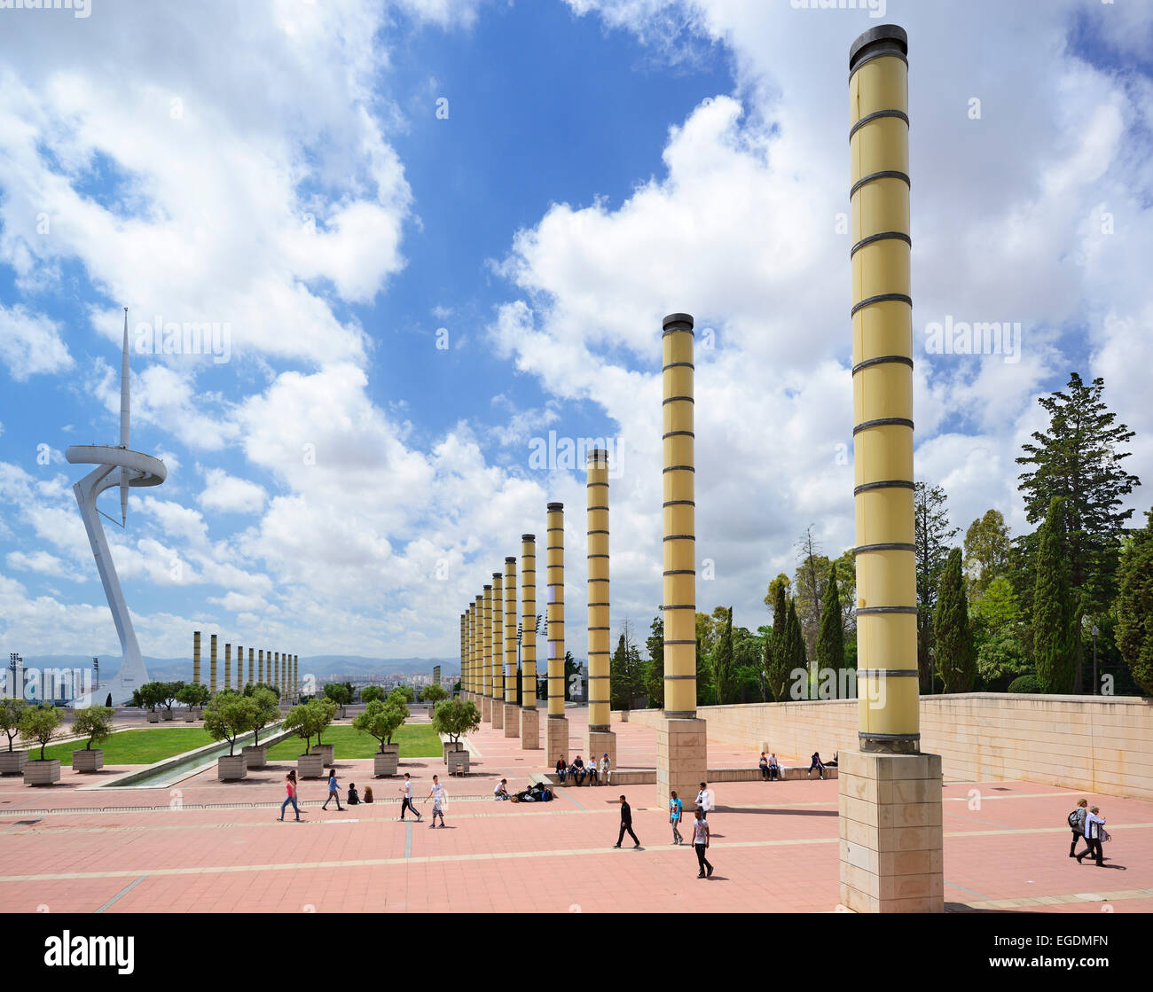 Anella Olímpica, Parvis du stade olympique, à Torre de comunicacions de Montjuic, Torre Telefonica, Torre Calatrava, Montjuïc, Barcelone, Catalogne, Espagne Banque D'Images