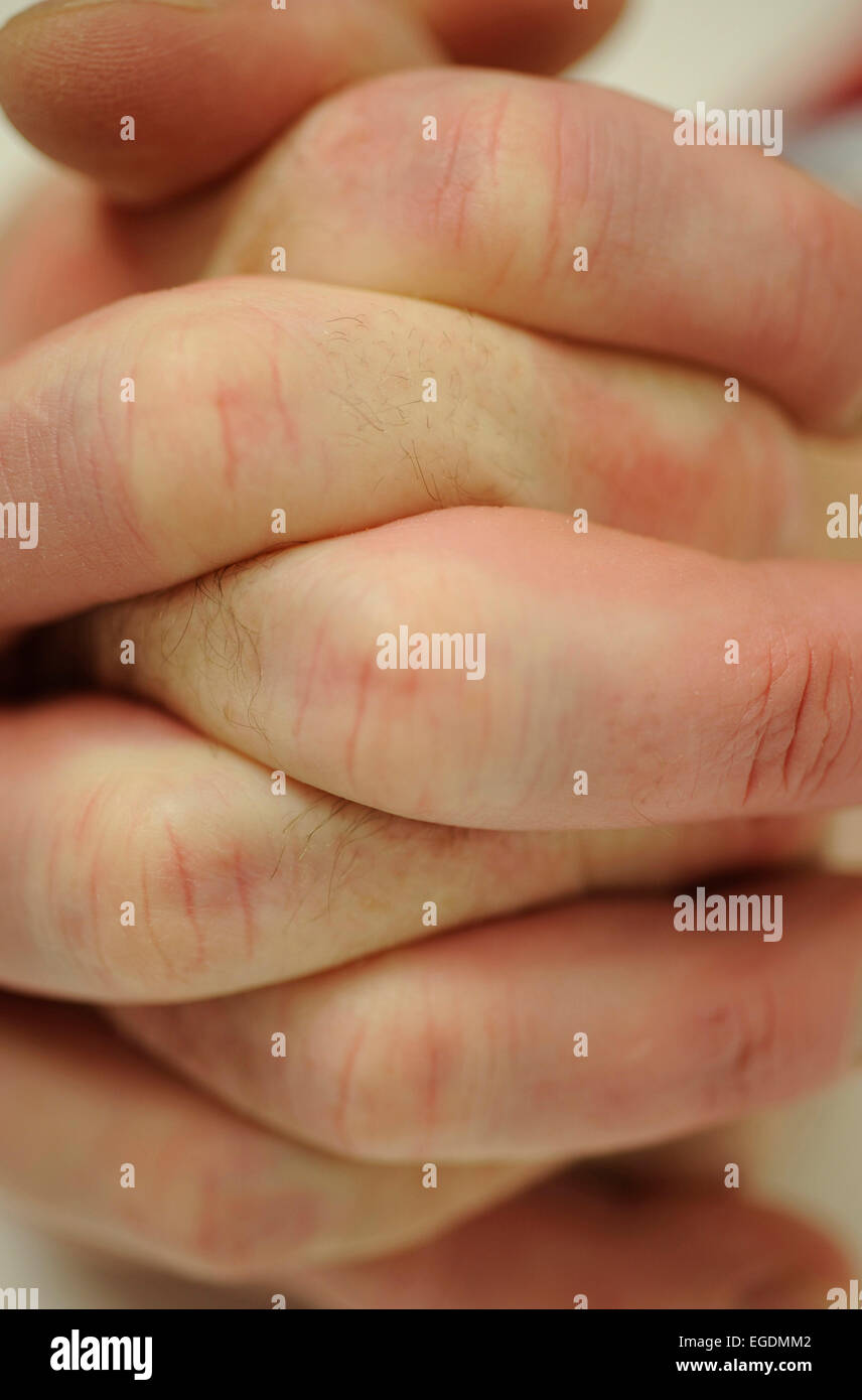 Mains mâles Banque D'Images