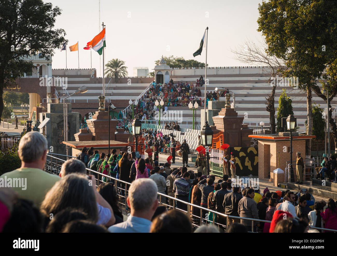 Le Attari-Wagah Border-Cérémonie de clôture sur l'Indien Pakistan frontière près d'Amritsar, Punjab, India Banque D'Images