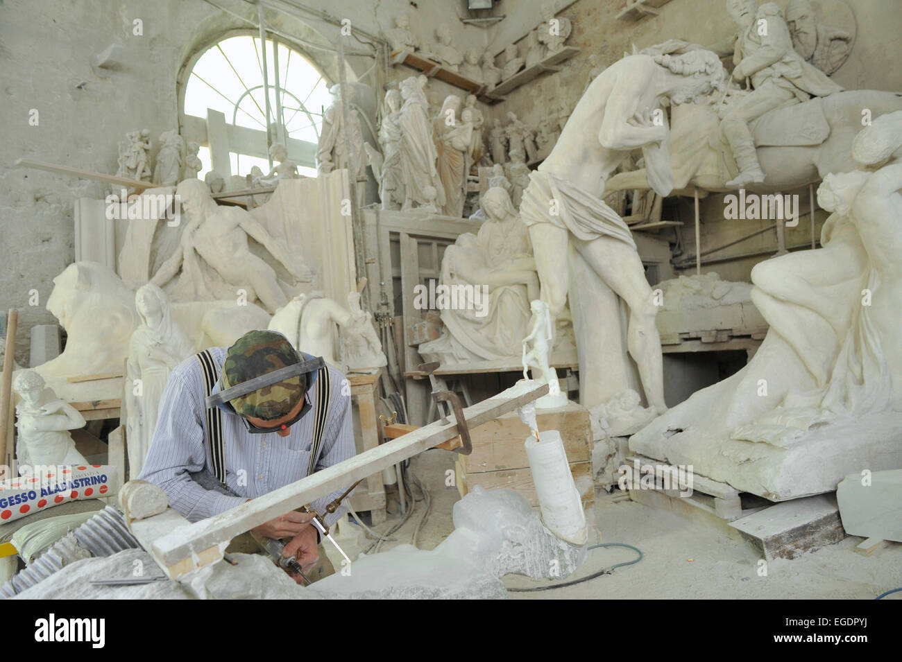 Des sculptures de marbre dans l'atelier Studi di Scultura Nicoli, Carrare, Toscane, Italie Banque D'Images